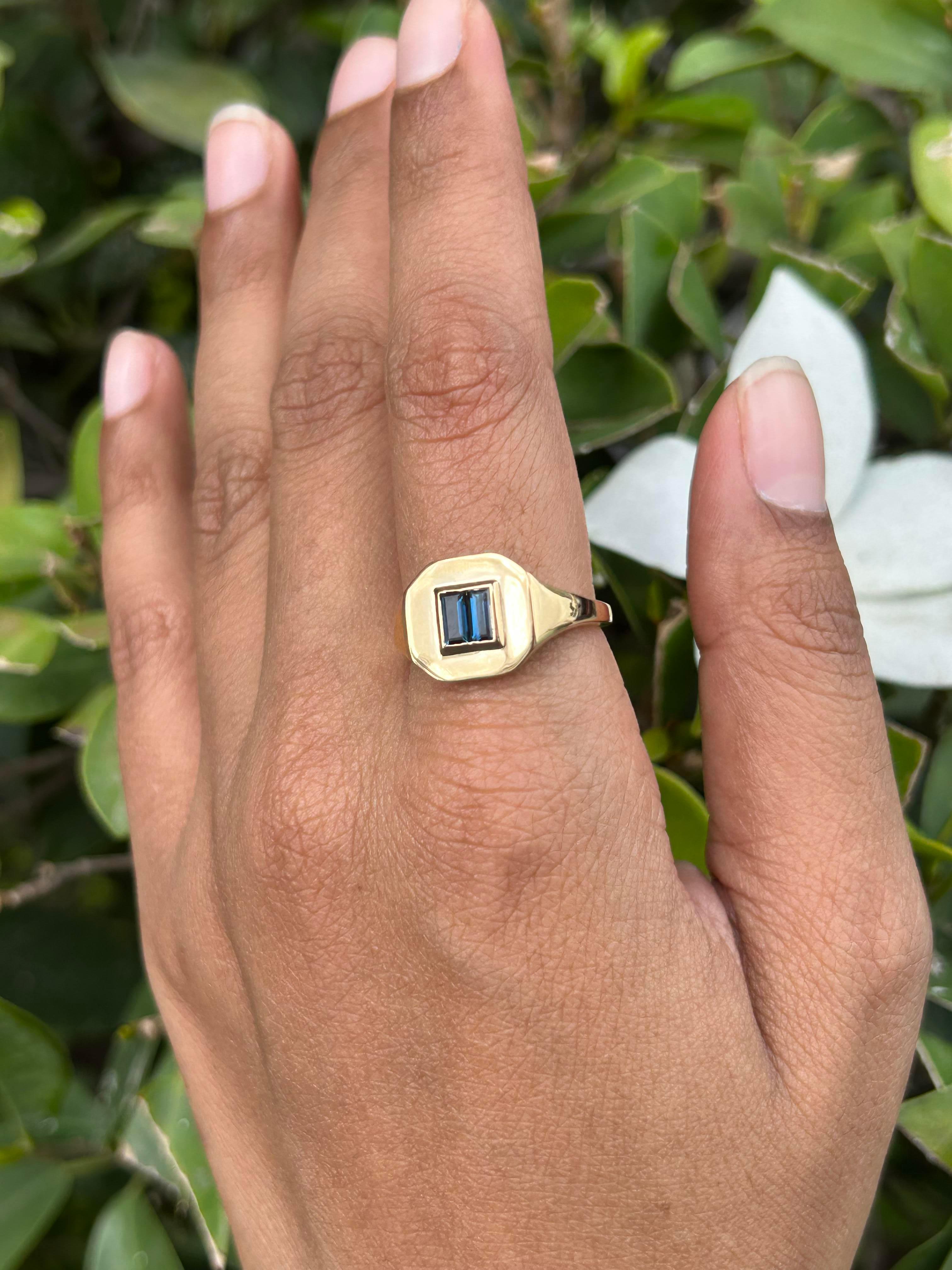 For Sale:  Blue Sapphire Signet Pinky Finger Ring in 14kt Solid Yellow Gold 3
