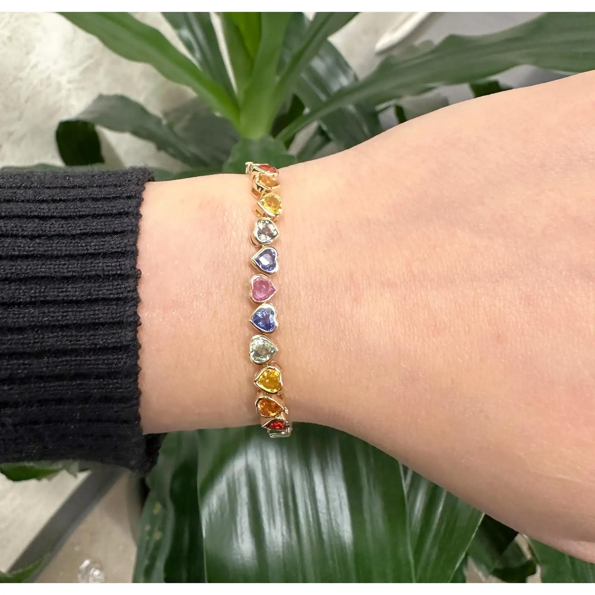 Bracelet tennis en or jaune 14 carats avec saphirs naturels en forme de cœur arc-en-ciel 3,50 ct. pt. Pour femmes en vente
