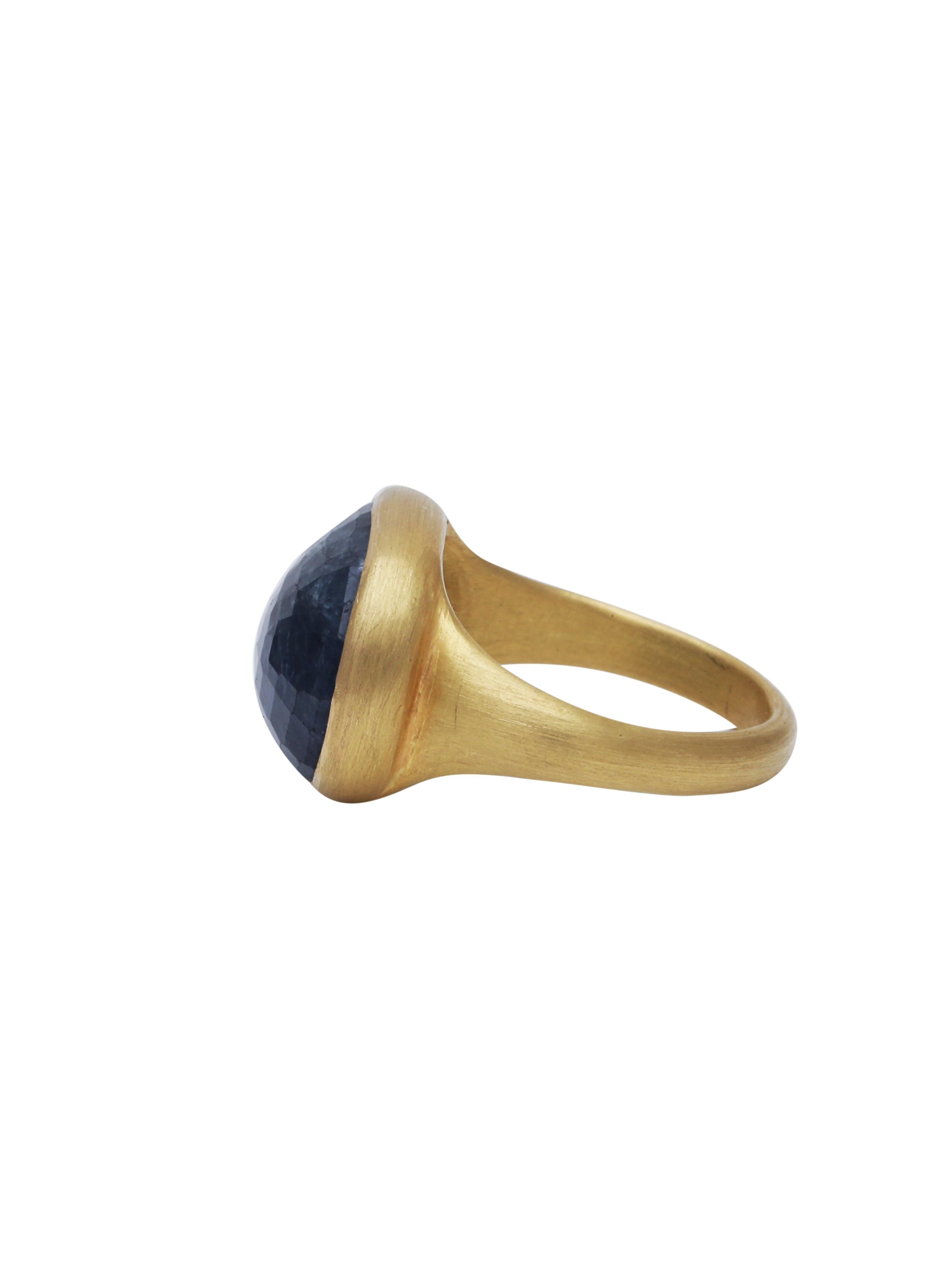 Contemporary Natural Sapphire Ring Handcrafted in 22 Karat Gold