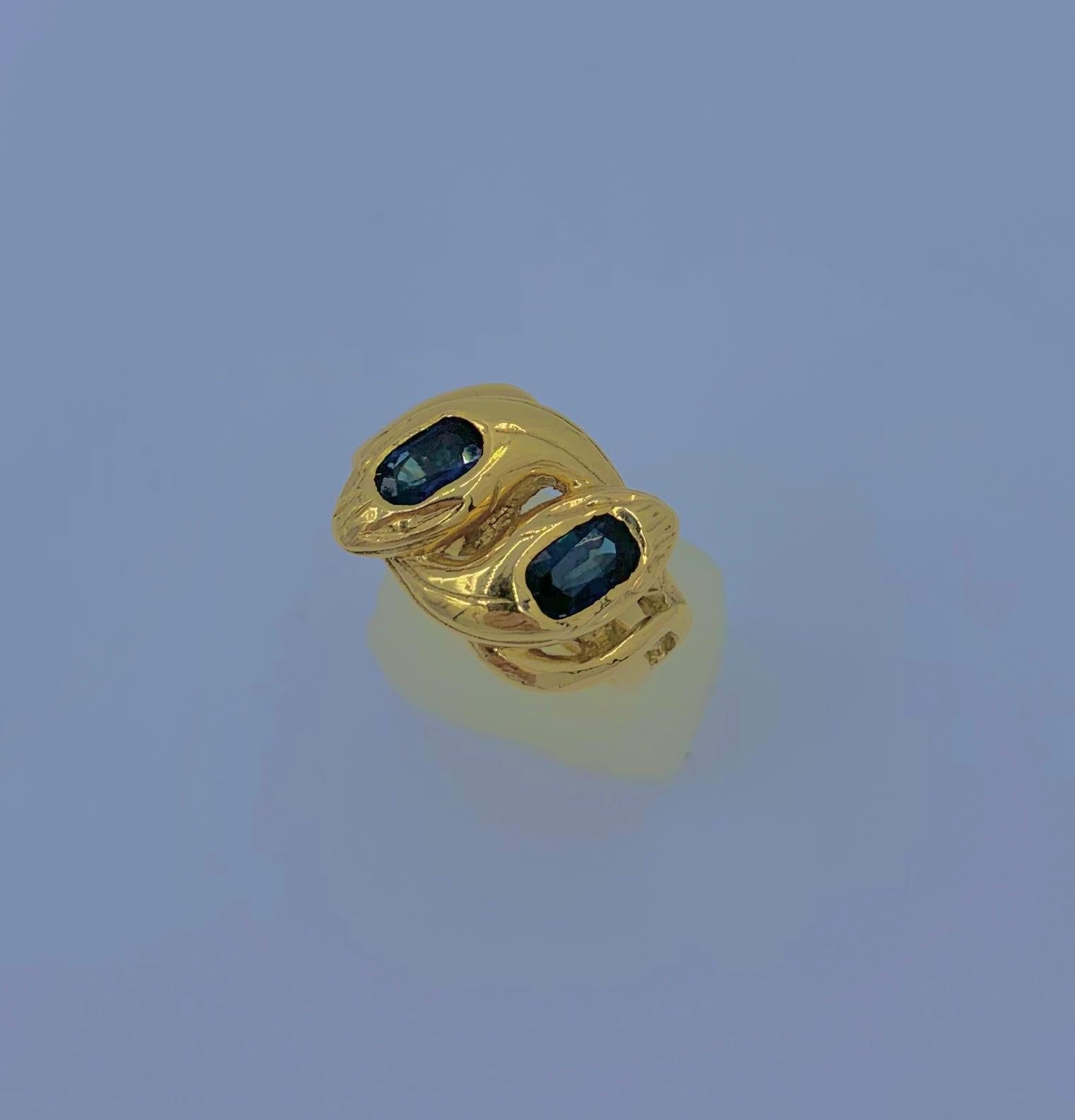 Natural Sapphire Snake Ring Antique Victorian French 18 Karat Gold In Excellent Condition For Sale In New York, NY