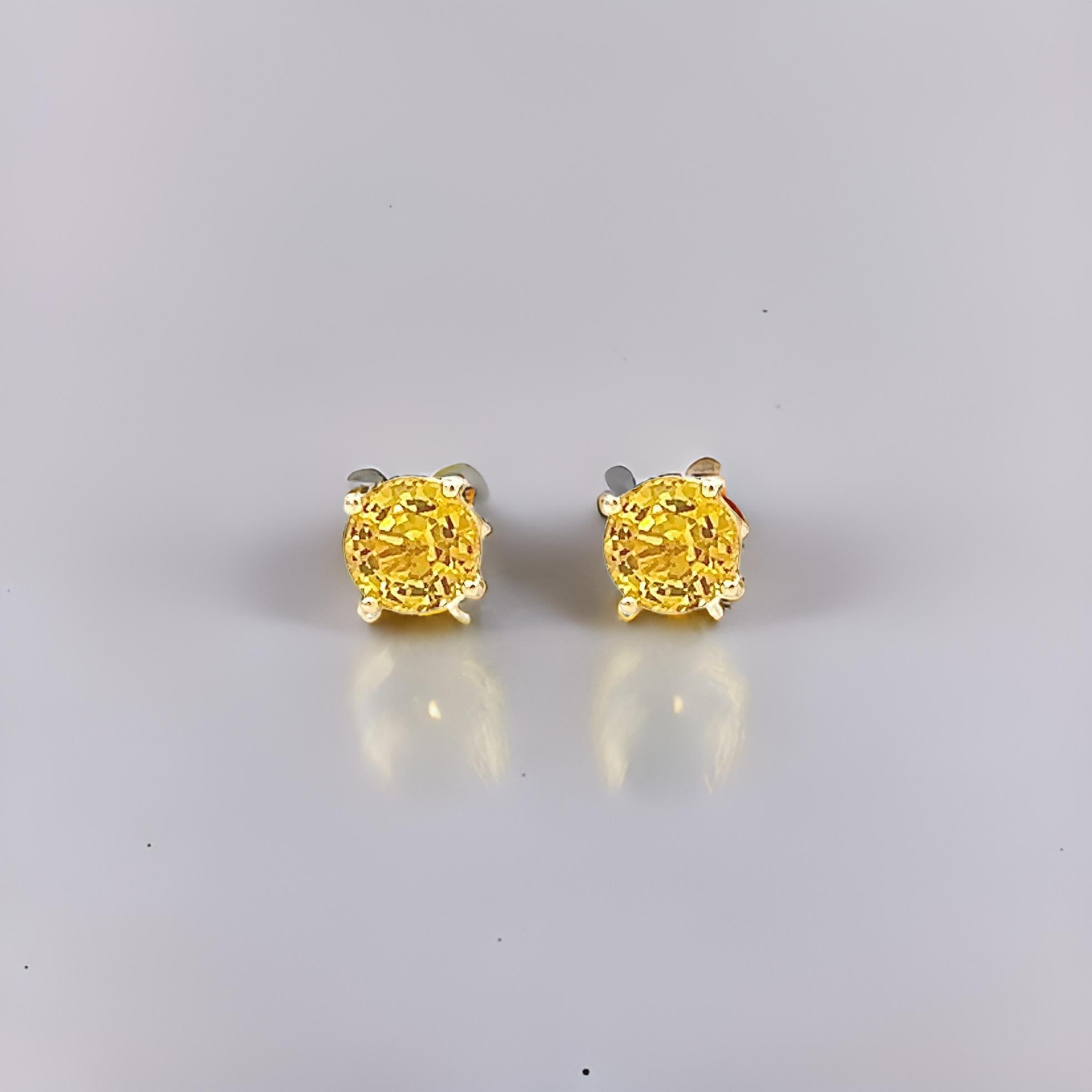 Natural Sapphire Stud Earrings 14k Yellow Gold 1.7 TCW Certified In New Condition For Sale In Brooklyn, NY