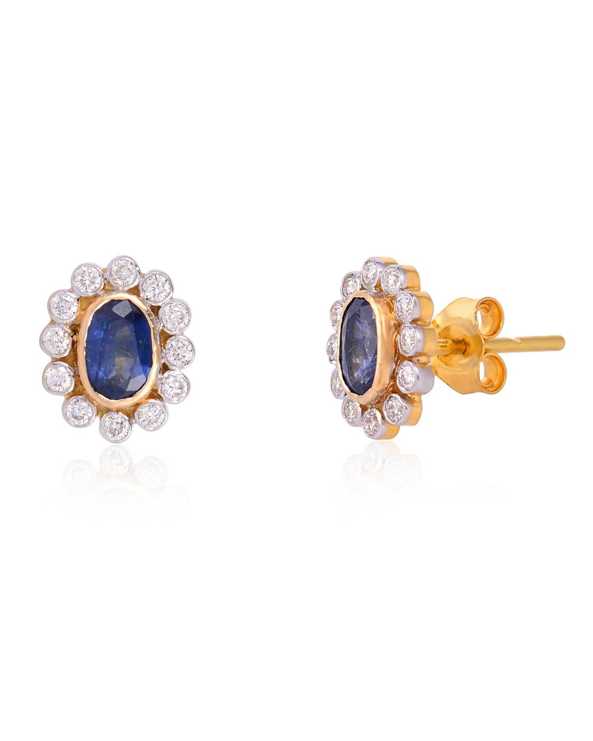 Questi orecchini sono realizzati in oro bianco massiccio 18 carati con un diamante naturale incastonato. Gli orecchini sono semplici ed eleganti, perfetti per essere indossati tutti i giorni.

Specifiche:

Dimensioni: 10*8 MM
Peso lordo: 2.450 