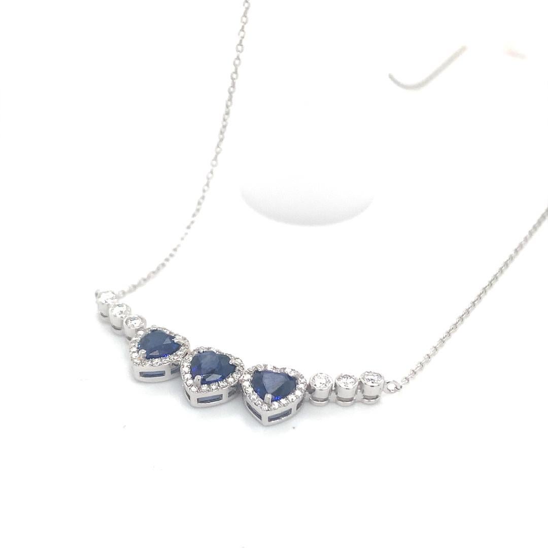 Natural sapphire with Diamond 18 Kt white gold necklace In New Condition For Sale In New York, NY