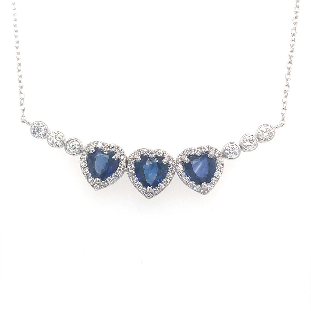 Natural sapphire with Diamond 18 Kt white gold necklace For Sale 2