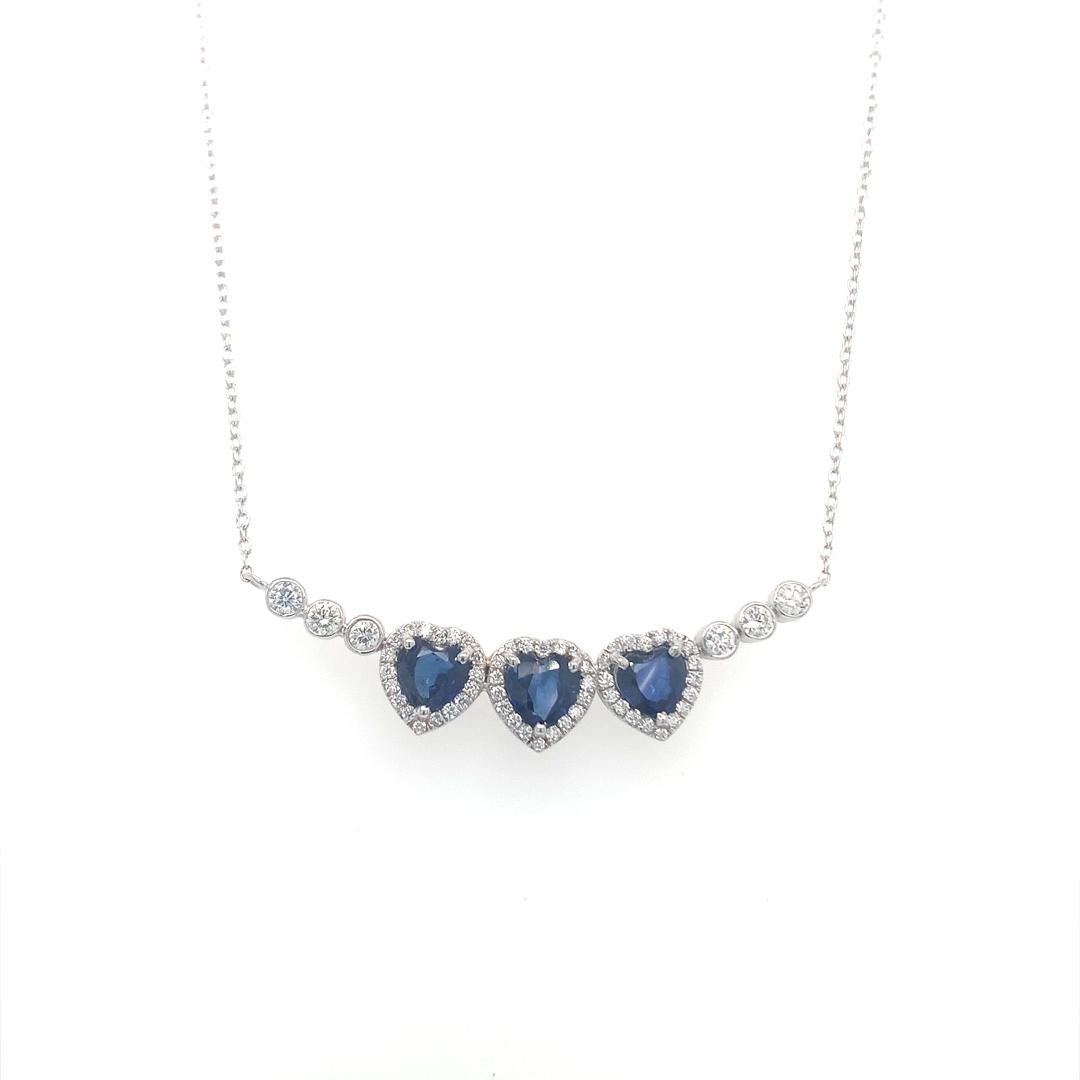 Natural sapphire with Diamond 18 Kt white gold necklace For Sale 3