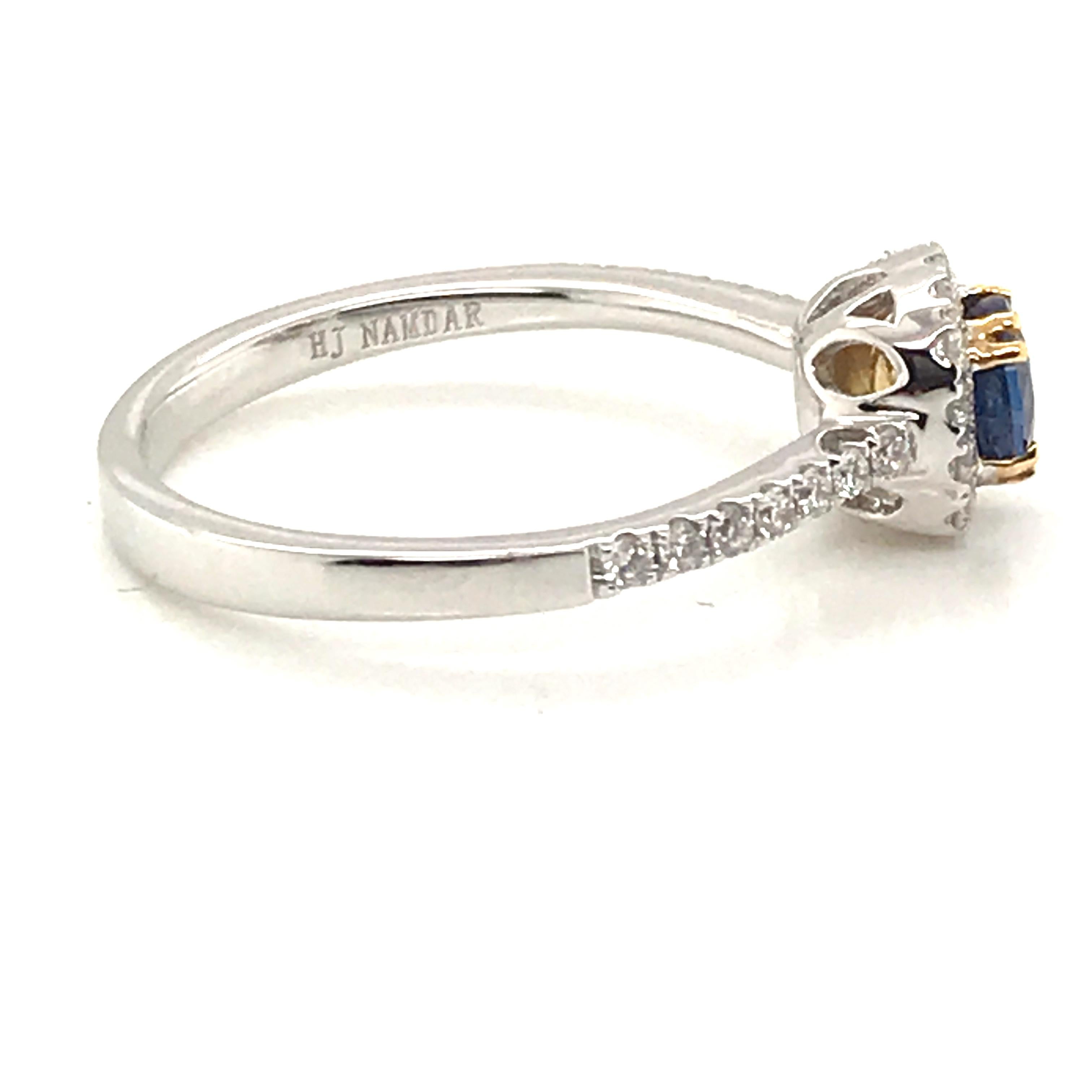 Modern Natural Sapphire with Diamond Halo Ring For Sale