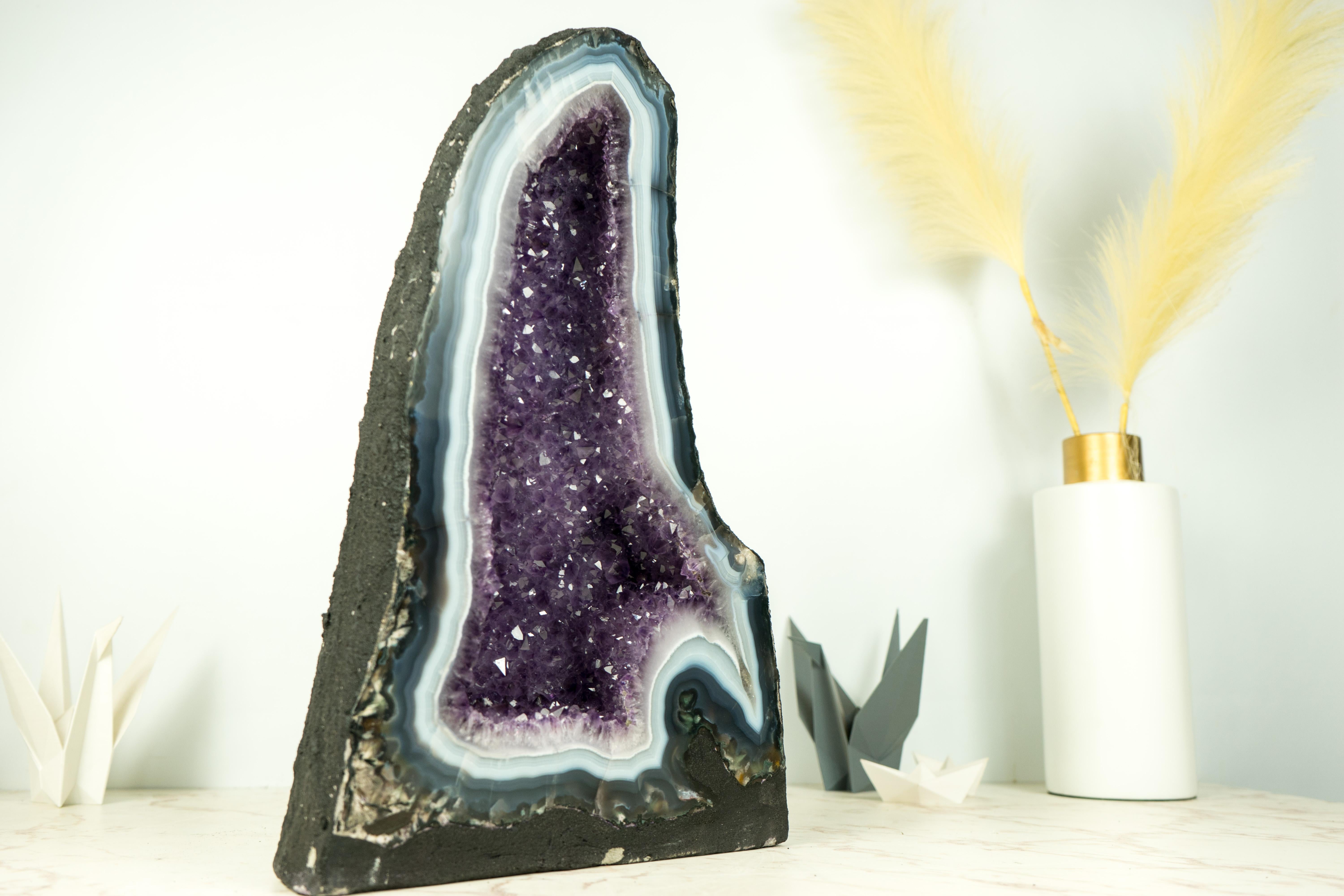 Geode scultoreo naturale di agata in formazione a cattedrale con rara agata merlettata In condizioni Nuovo in vendita a Ametista Do Sul, BR