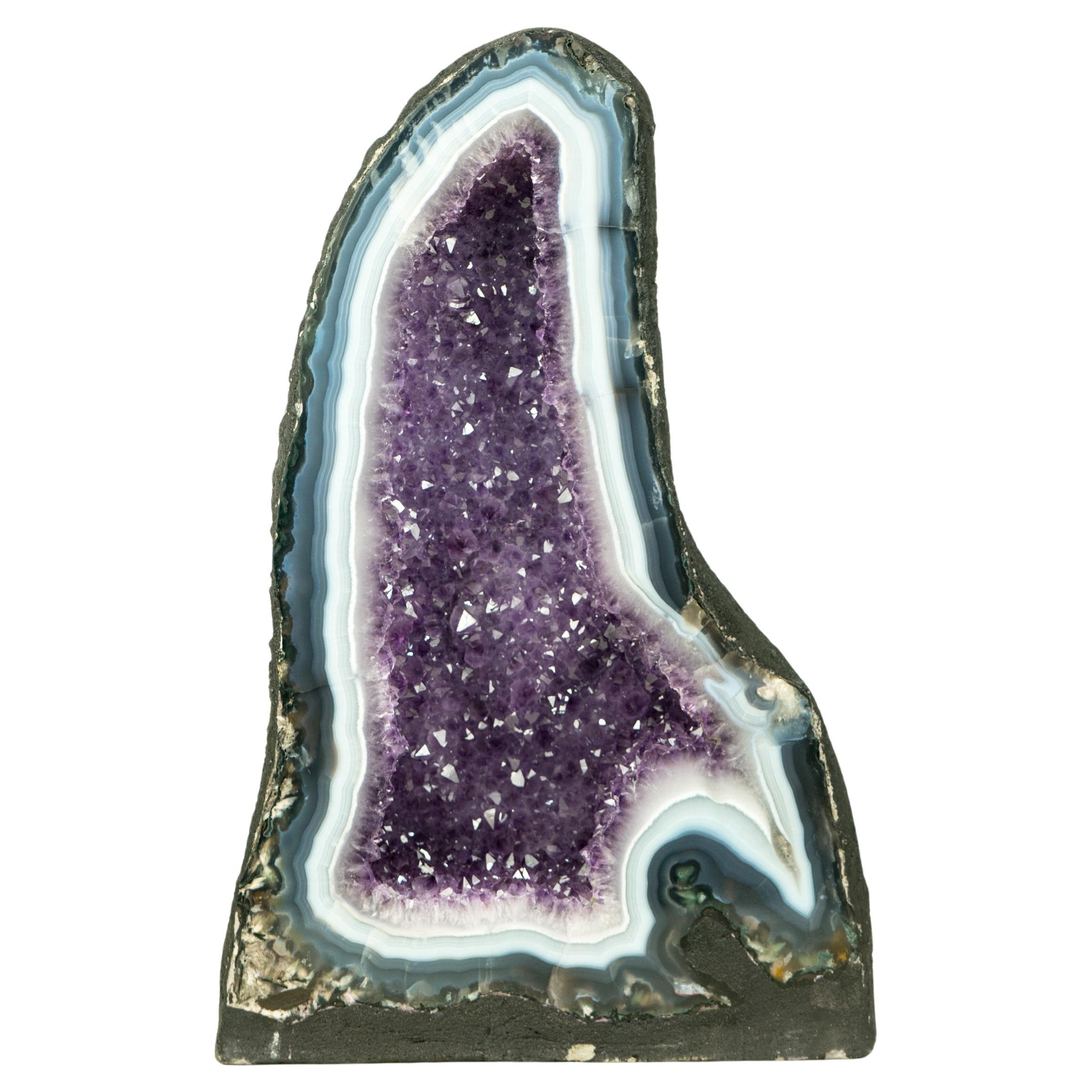 Natürlicher skulpturaler Achat-Geode in Kathedralenformation mit seltenem Spitzen-Achat