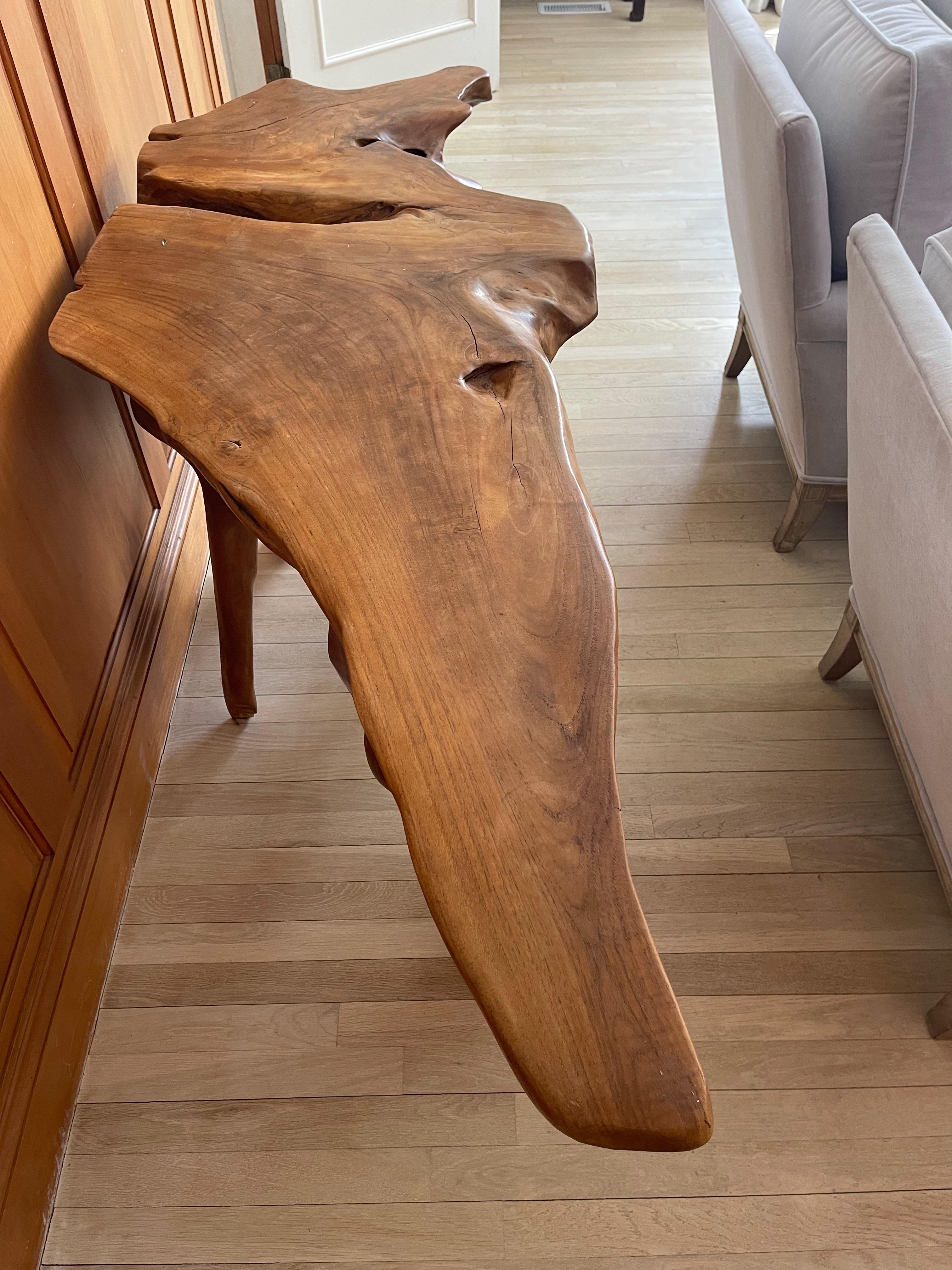Table de racine sculpturale en bois rouge de Californie en vente 4
