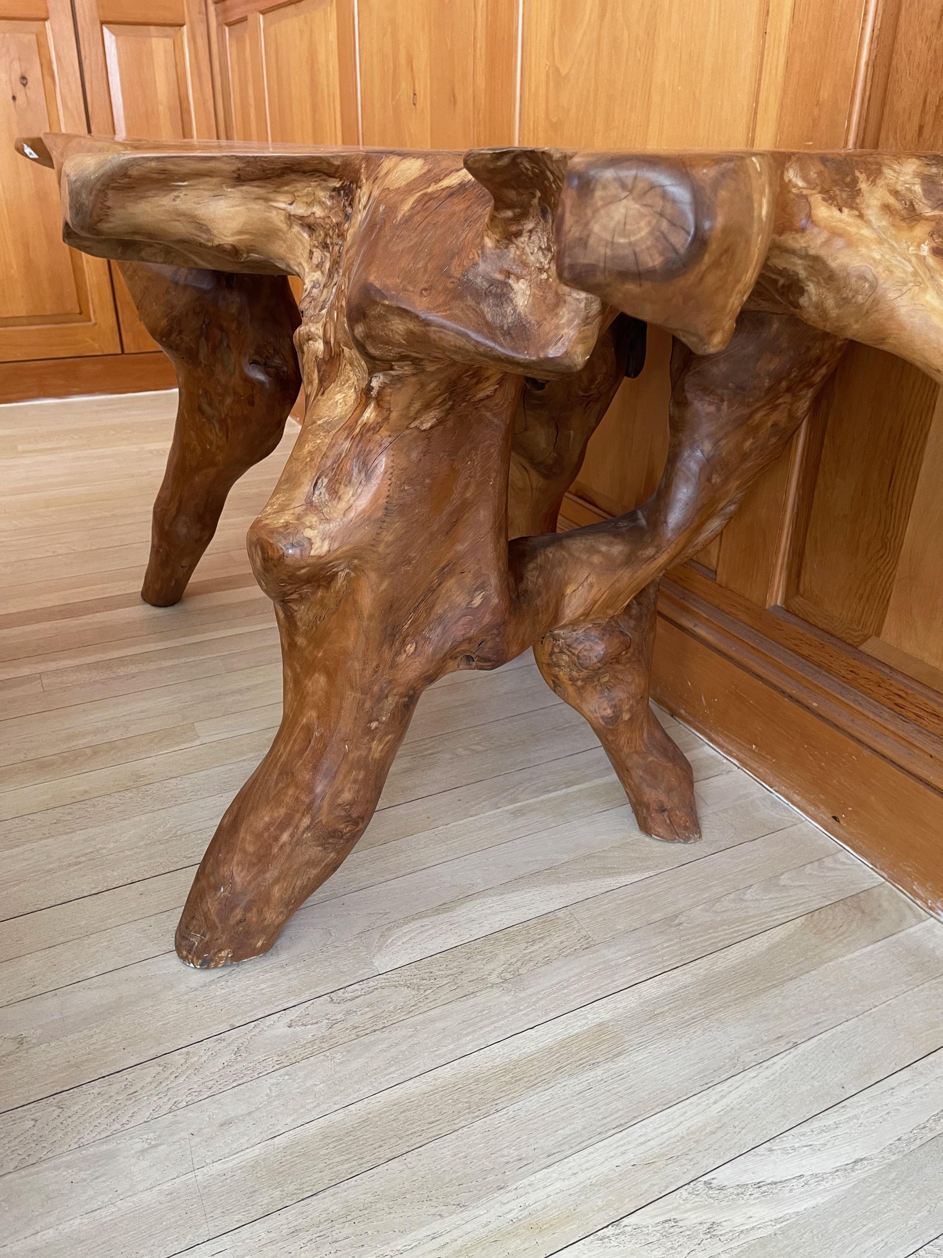 Bois Table de racine sculpturale en bois rouge de Californie en vente