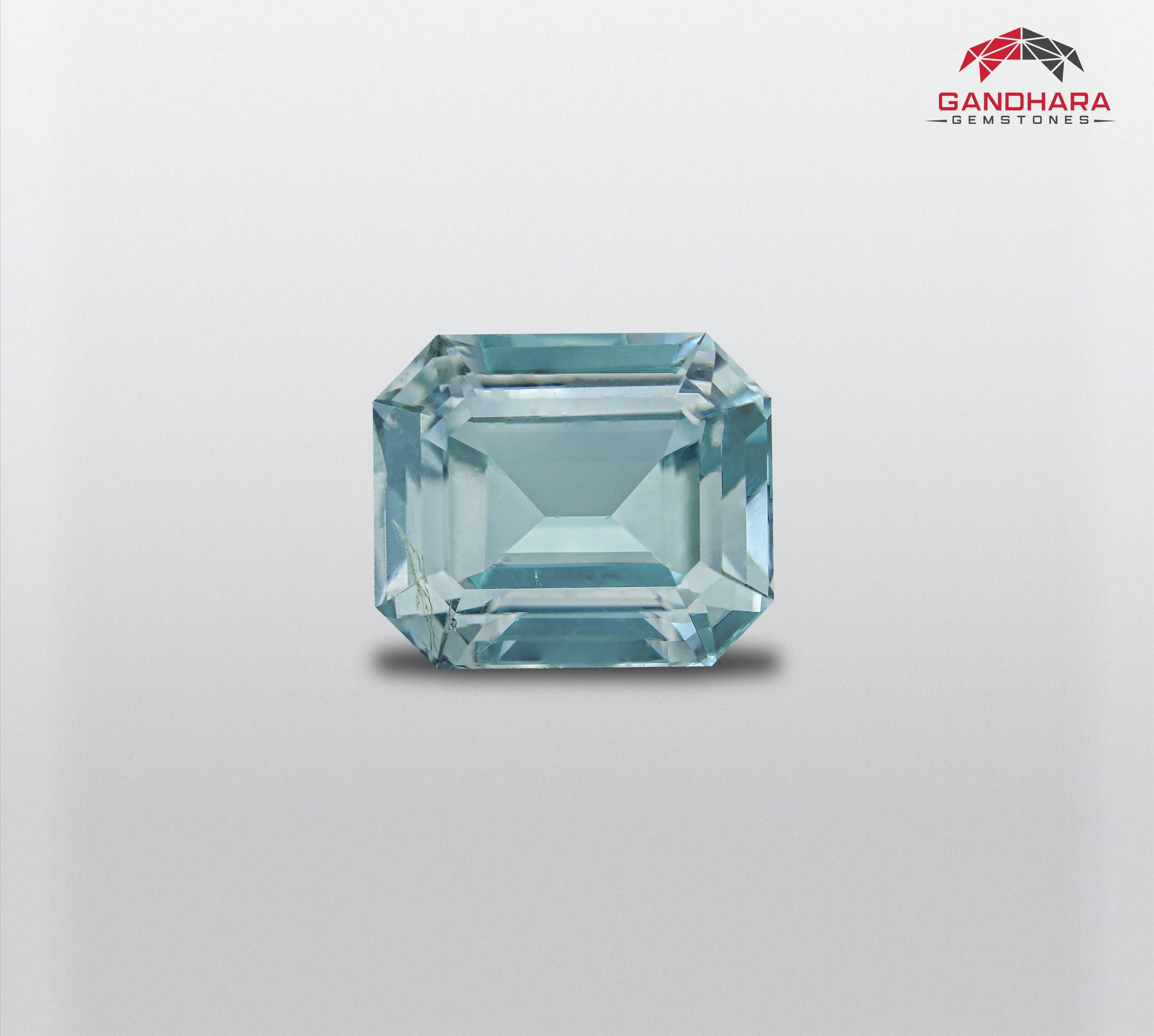 Natural Sea Blue Loose Aquamarine of 4.80 carats from Pakistan has a wonderful cut in a Octagon shape, incredible Sea Blue colour, Great brilliance. This gem is totally VVS clarity.

Product Information:
GEMSTONE NAME	Natural Sea Blue Loose