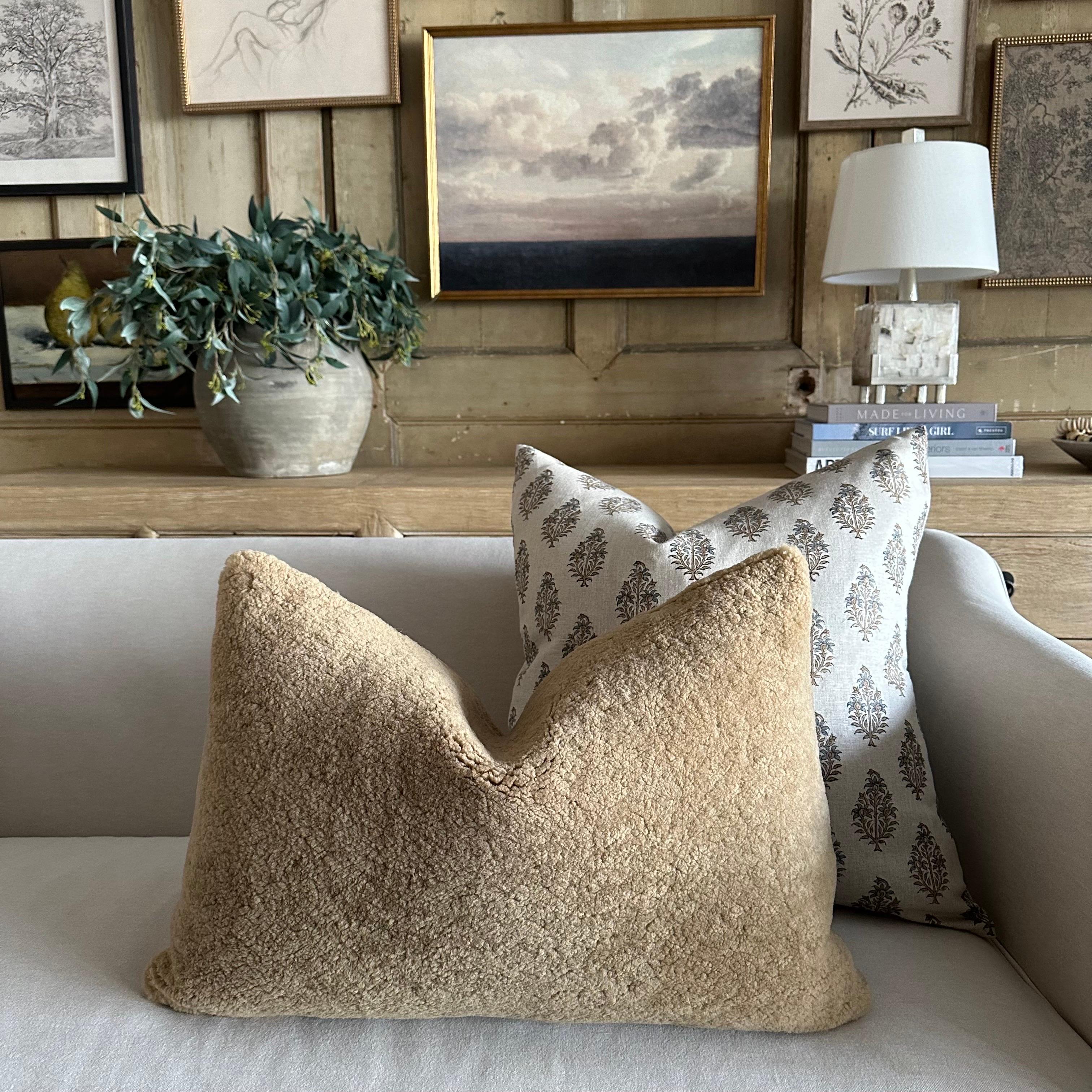 Natural Shearling Lumbar Pillow in Cappuccino Color with Brass Zipper In New Condition For Sale In Brea, CA