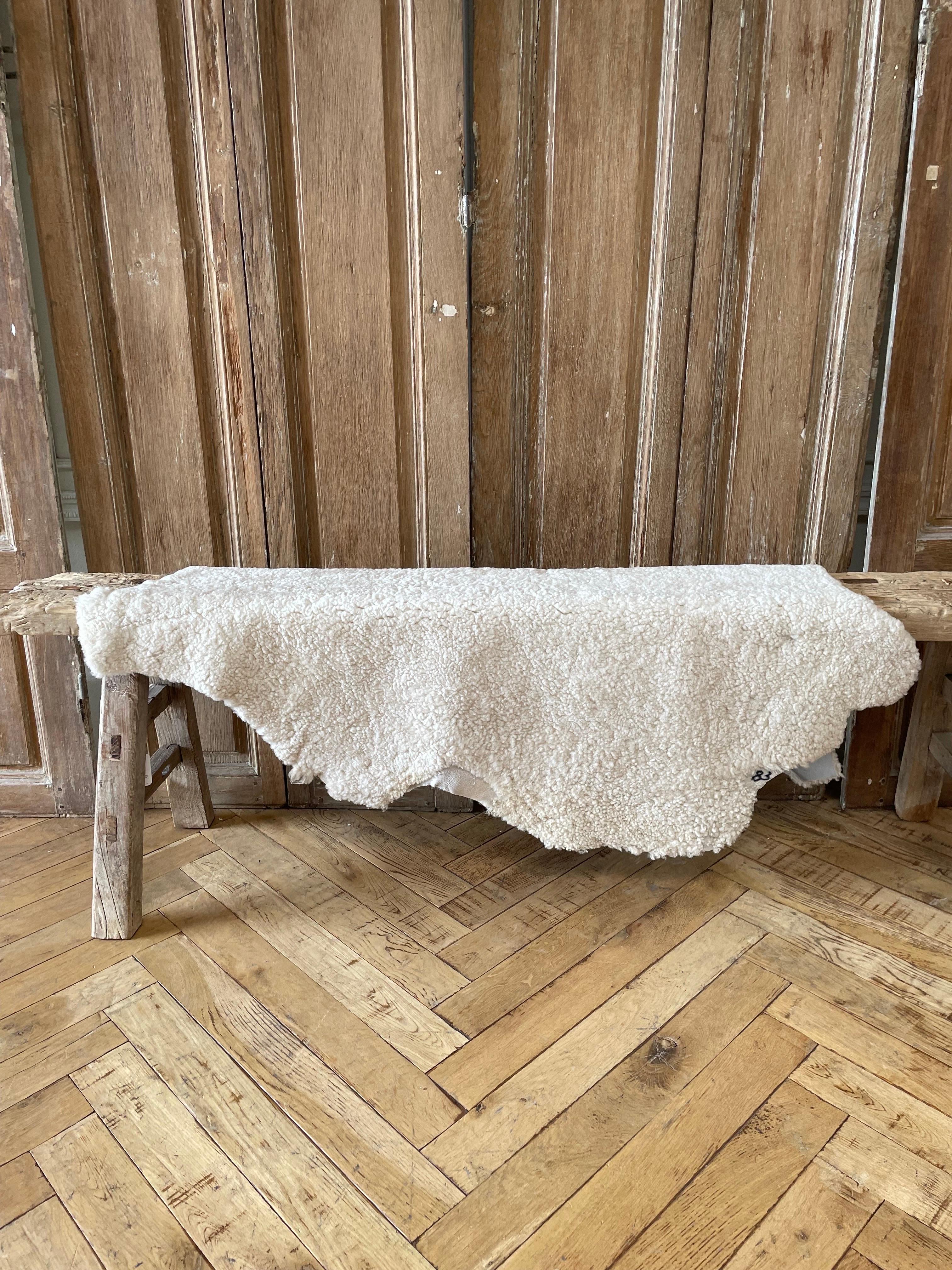 Natural sheepskin hide in white / natural oat color.
Size: 41x34
Multiple quantities available to use for upholstery, or just on its own.
Approx 4.5 usable sq ft.