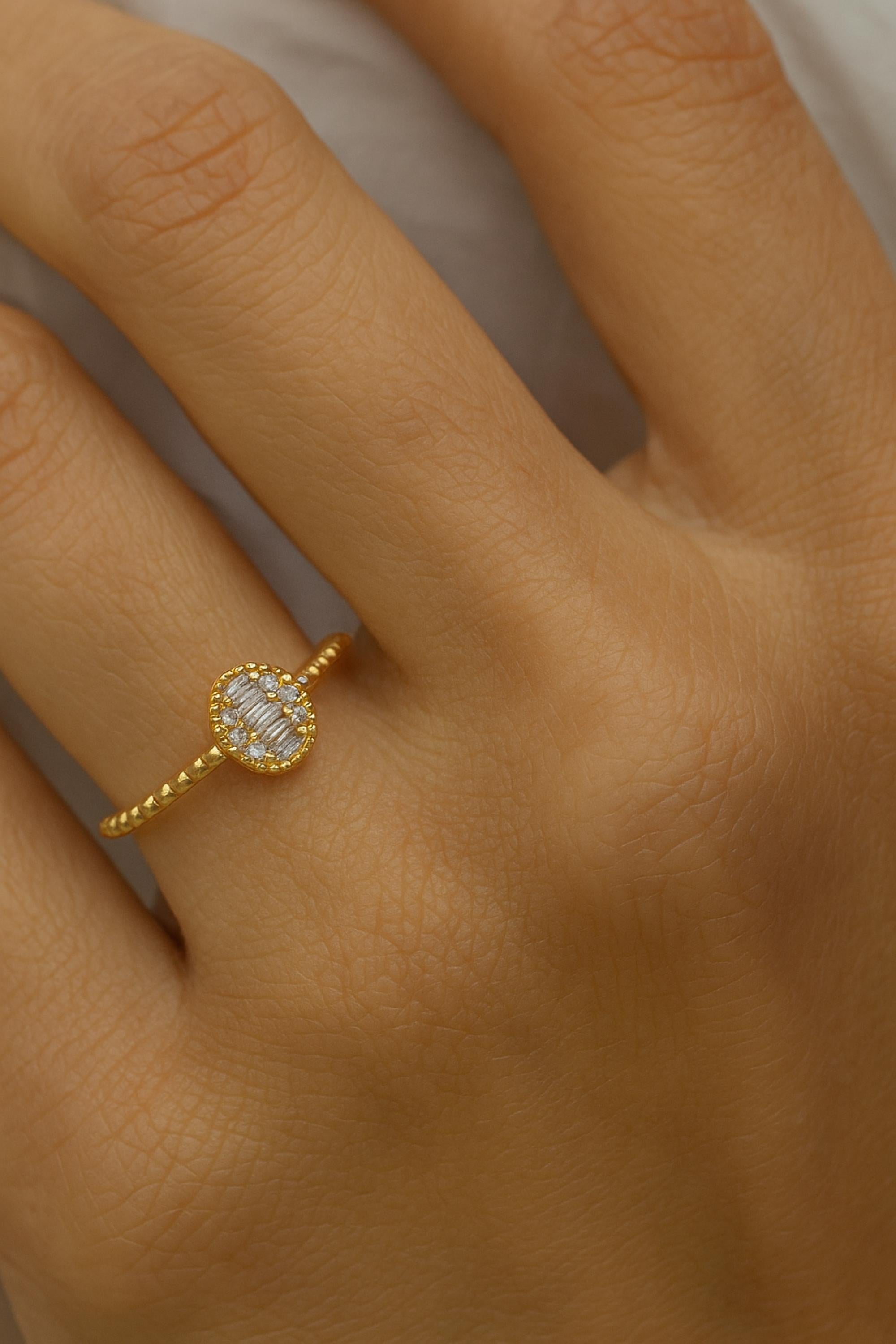 Im Angebot: Natürlicher SI Reinheit HI Farbe Baguette Diamant Stacking Ring 14 Karat Gelbgold () 2