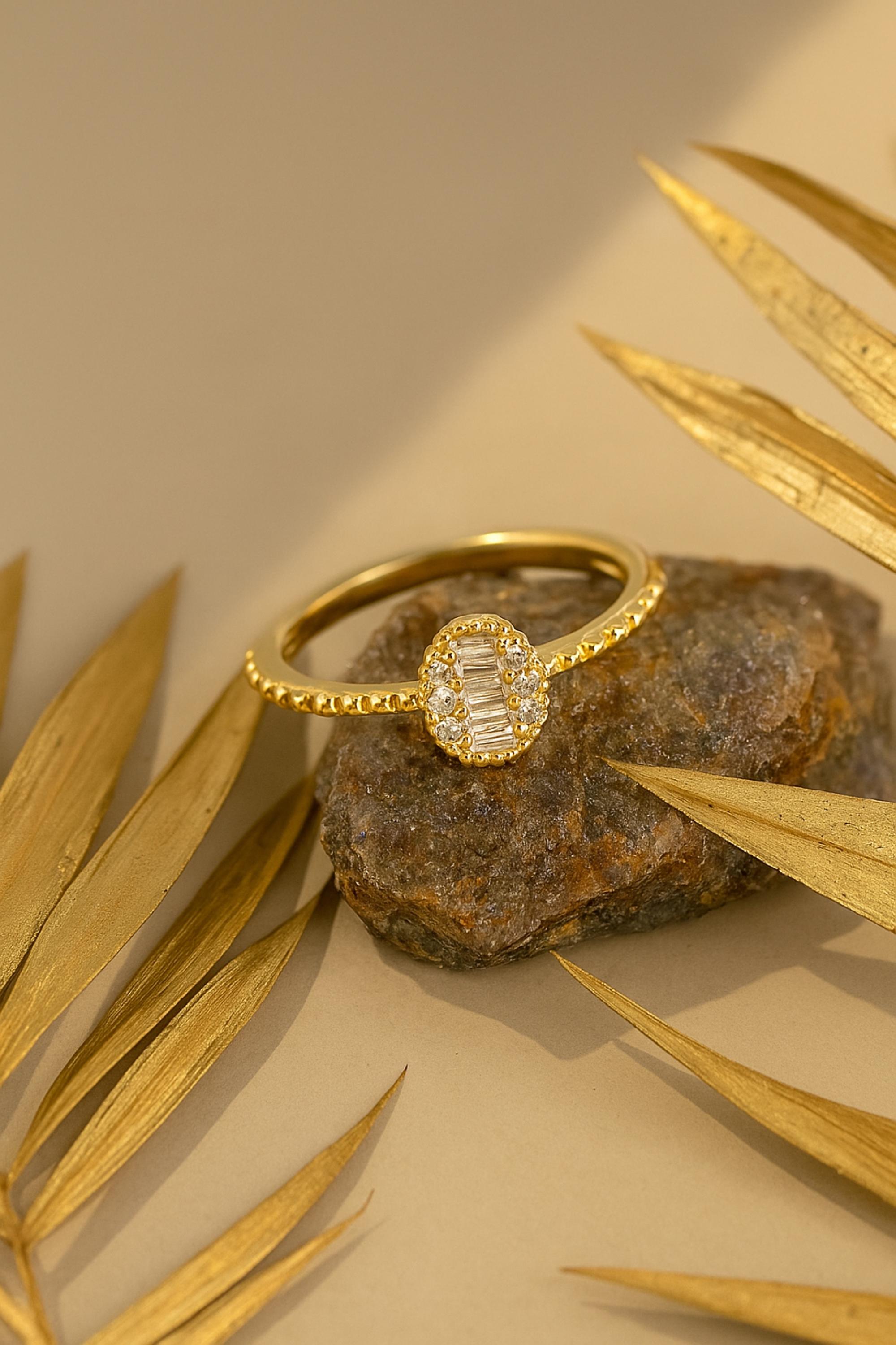 Im Angebot: Natürlicher SI Reinheit HI Farbe Baguette Diamant Stacking Ring 14 Karat Gelbgold () 4