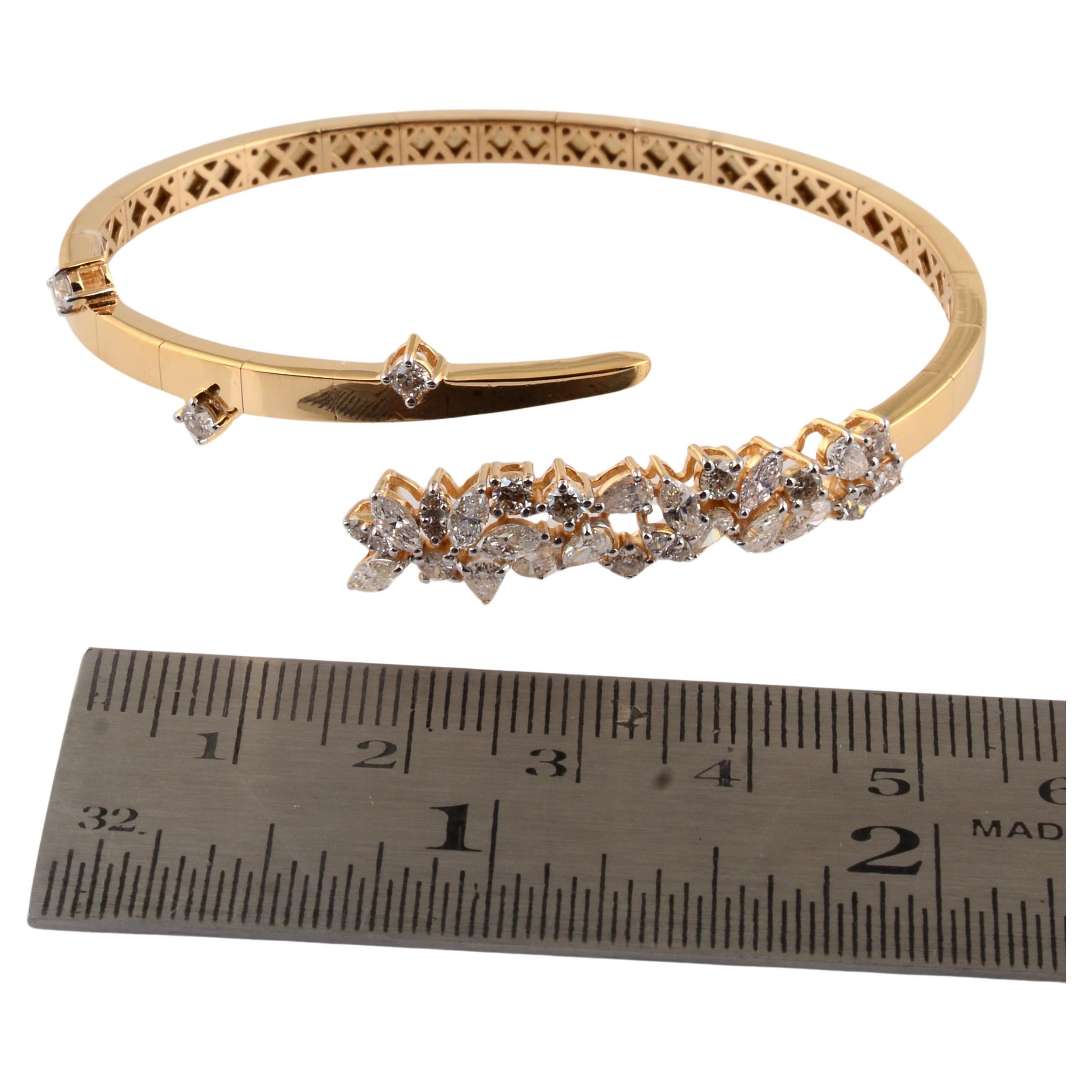 Natural SI Clarity HI Color Diamond Cuff Bangle Bracelet 14 Karat Yellow Gold For Sale 1