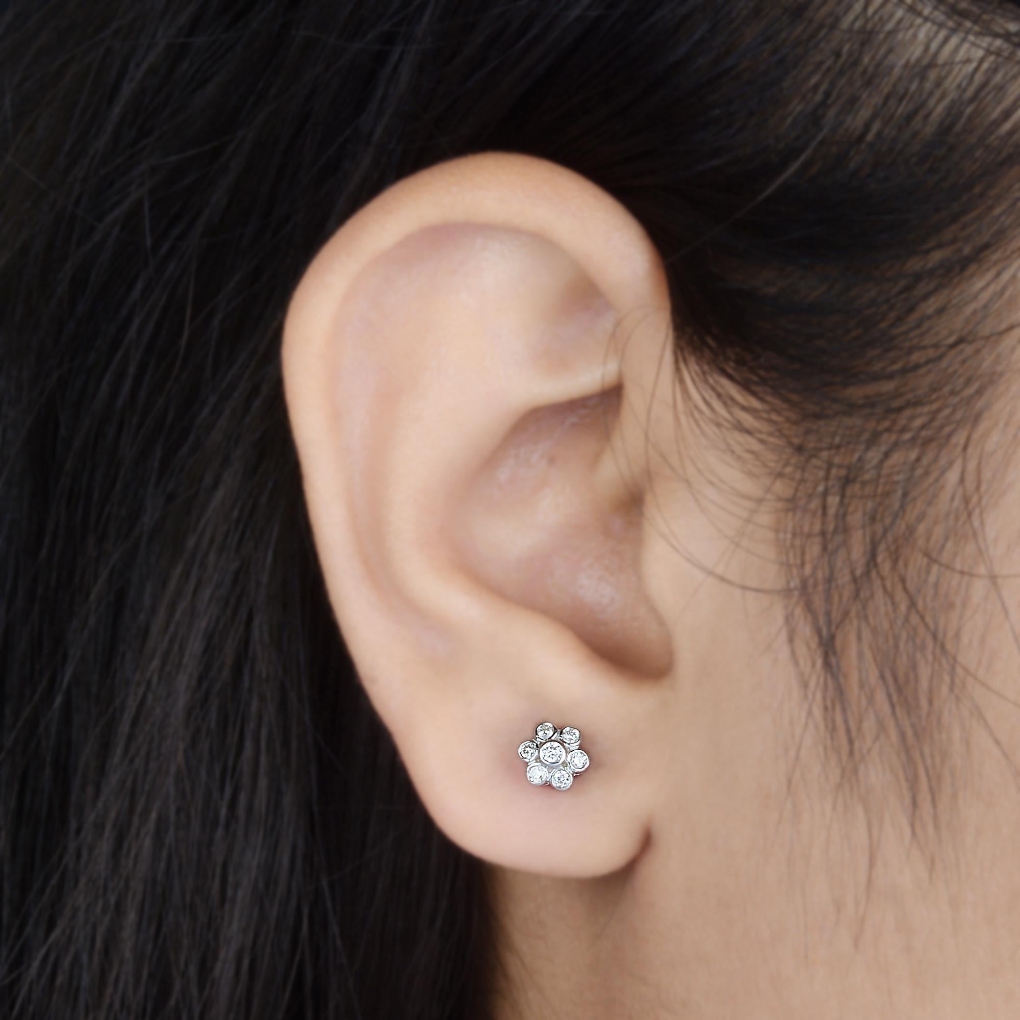 Modern Natural SI Clarity HI Color Diamond Flower Stud Earrings 10 Karat White Gold For Sale