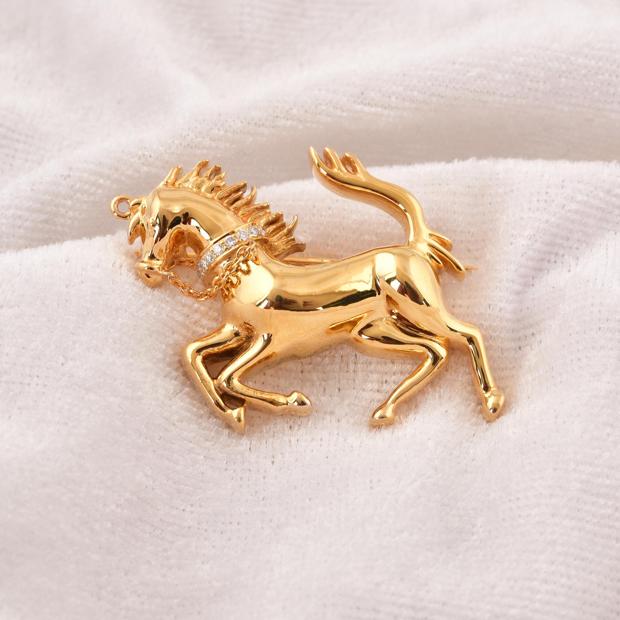 Modern Natural SI Clarity HI Color Diamond Horse Pendant Brooch 14 Karat Yellow Gold For Sale