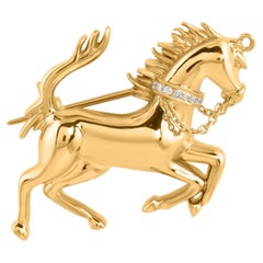 Natural SI Clarity HI Color Diamond Horse Pendant Brooch 14 Karat Yellow Gold