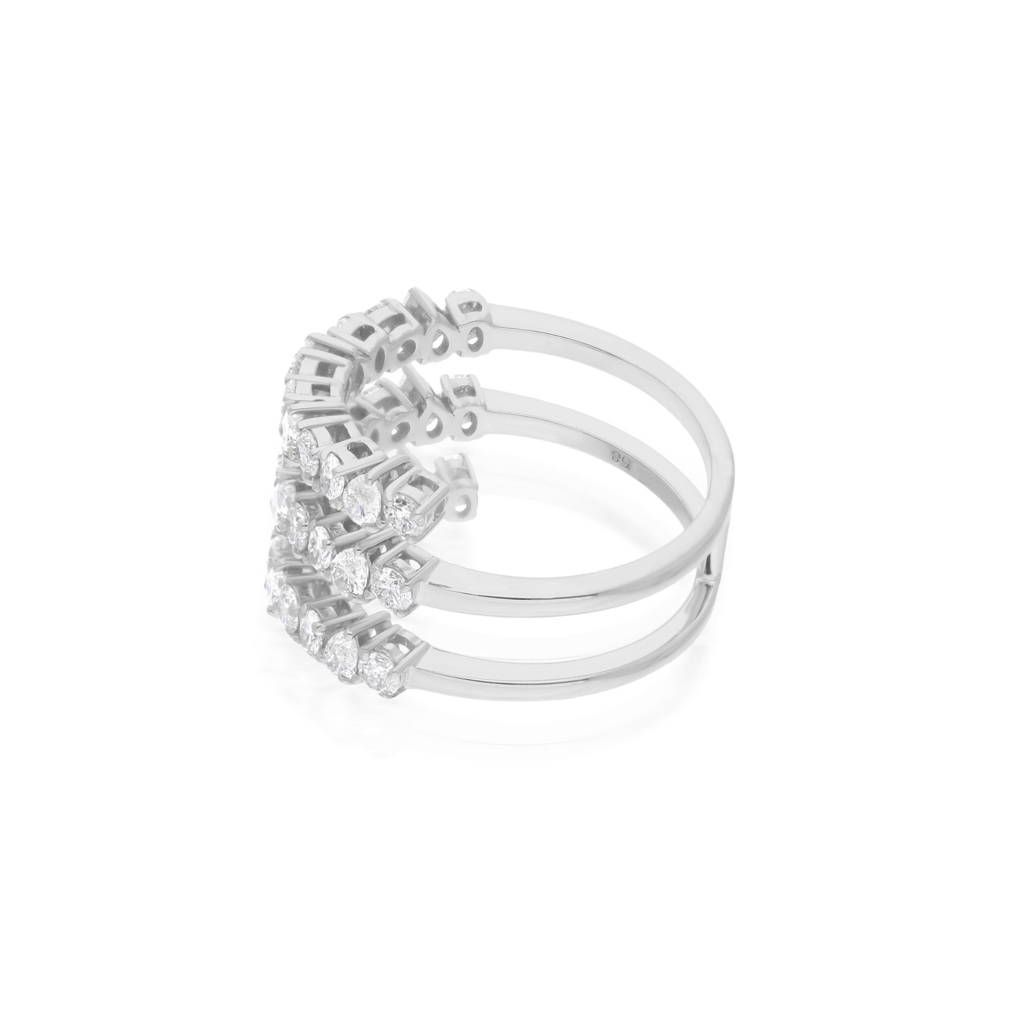 Elaborado con la máxima precisión y atención al detalle, este anillo envolvente combina a la perfección la elegancia clásica con el estilo contemporáneo, convirtiéndolo en un accesorio perfecto para cualquier ocasión. Tanto si se lleva como una