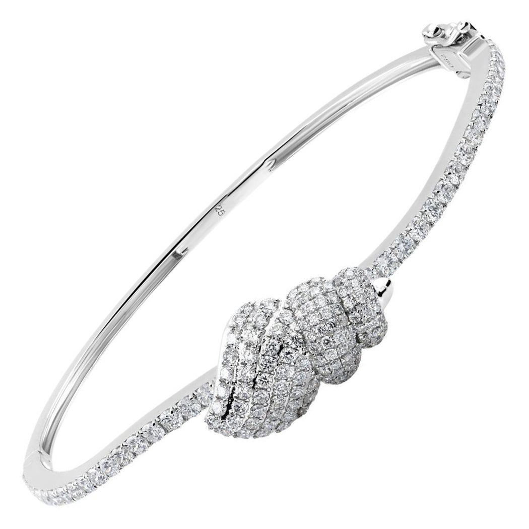 Nature SI/H 1.98Ct Pave Diamond Shell Bangle 14 Karat White Gold en vente