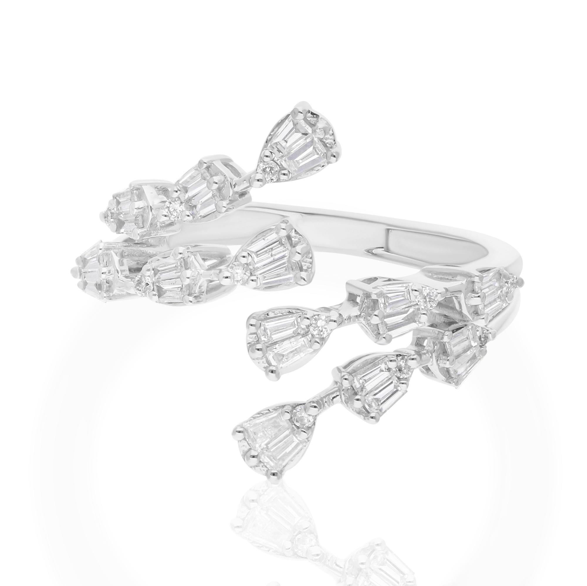 Natürliche SI/H Ohrringe aus 18 Karat Weißgold mit Diamanten im Baguetteschliff und Brillantschliff im Angebot