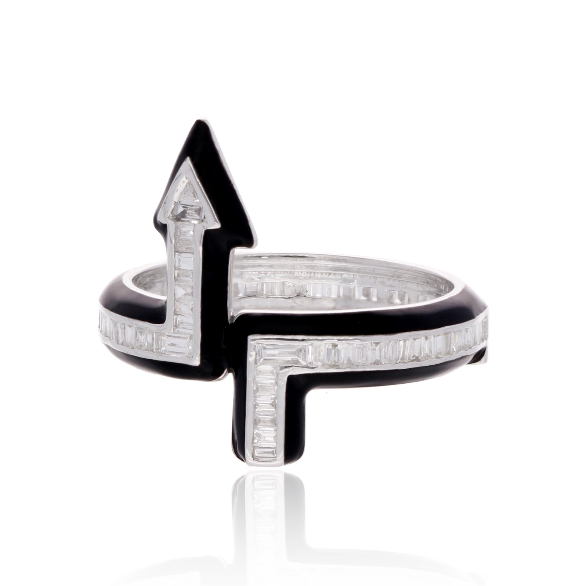 En vente :  Nature SI/H Baguette Diamond Enamel Arrow Ring 18 Karat White Gold Fine Jewelry 6