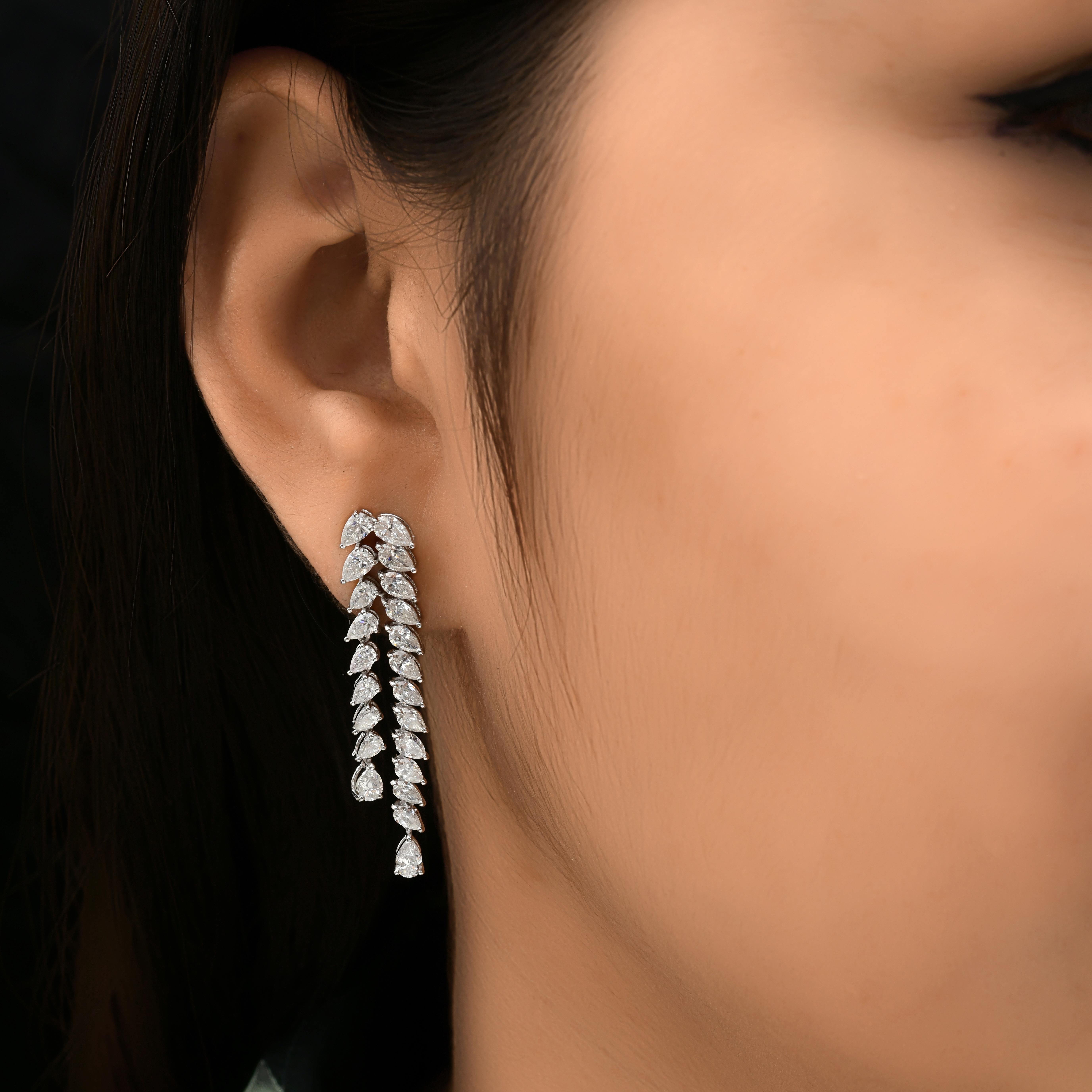 Diamante naturale SI/H da 4,5 carati Doppio Orecchino a Penzoloni in Oro 14k Gioielli di pregio
Gli orecchini sono realizzati con una graziosa silhouette a doppia goccia. Presentano due fili paralleli di diamanti taglio marquise che si assottigliano