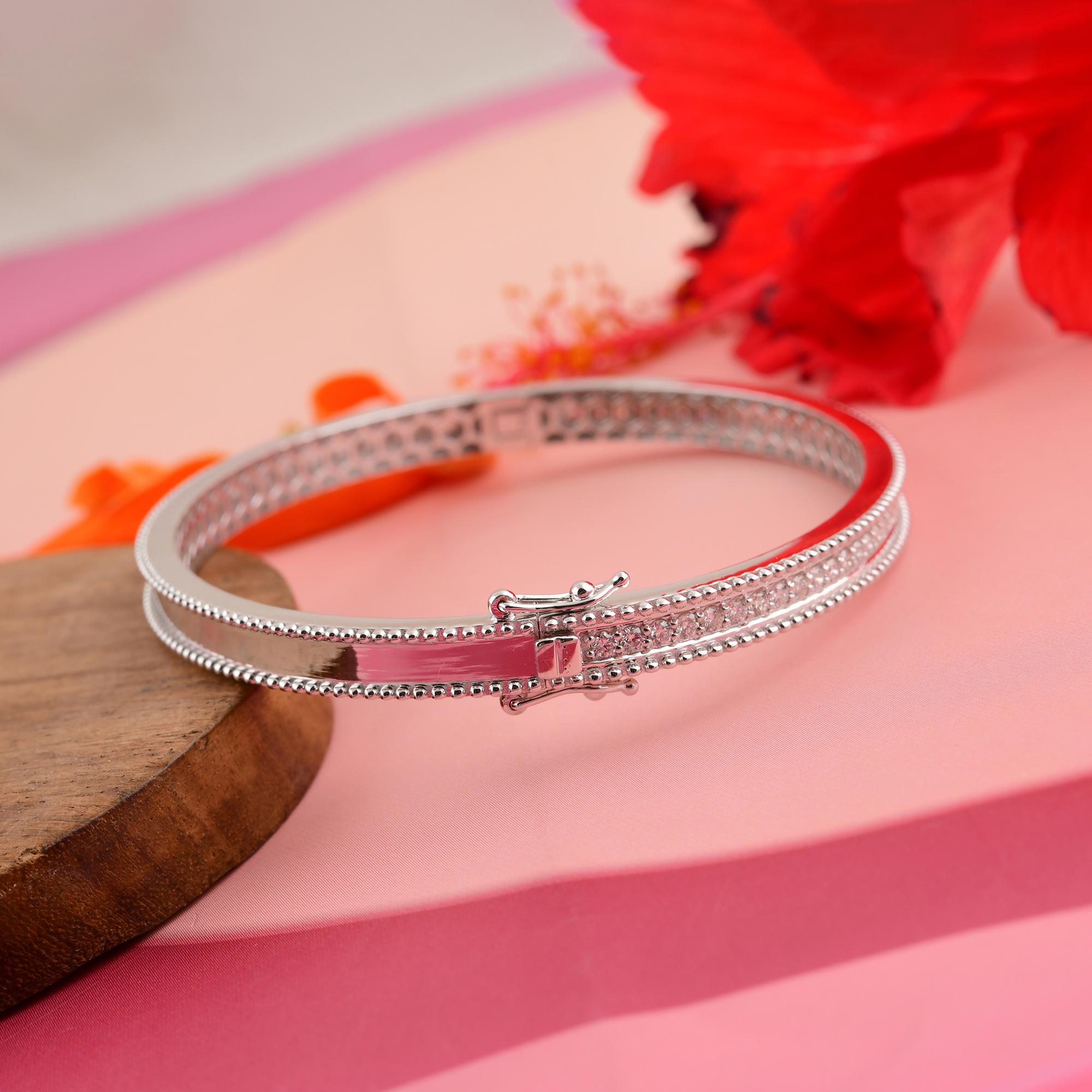 Bracciale Bangle con diamanti naturali SI/H Regalo di fidanzamento per donne in oro bianco 14 carati in vendita 3