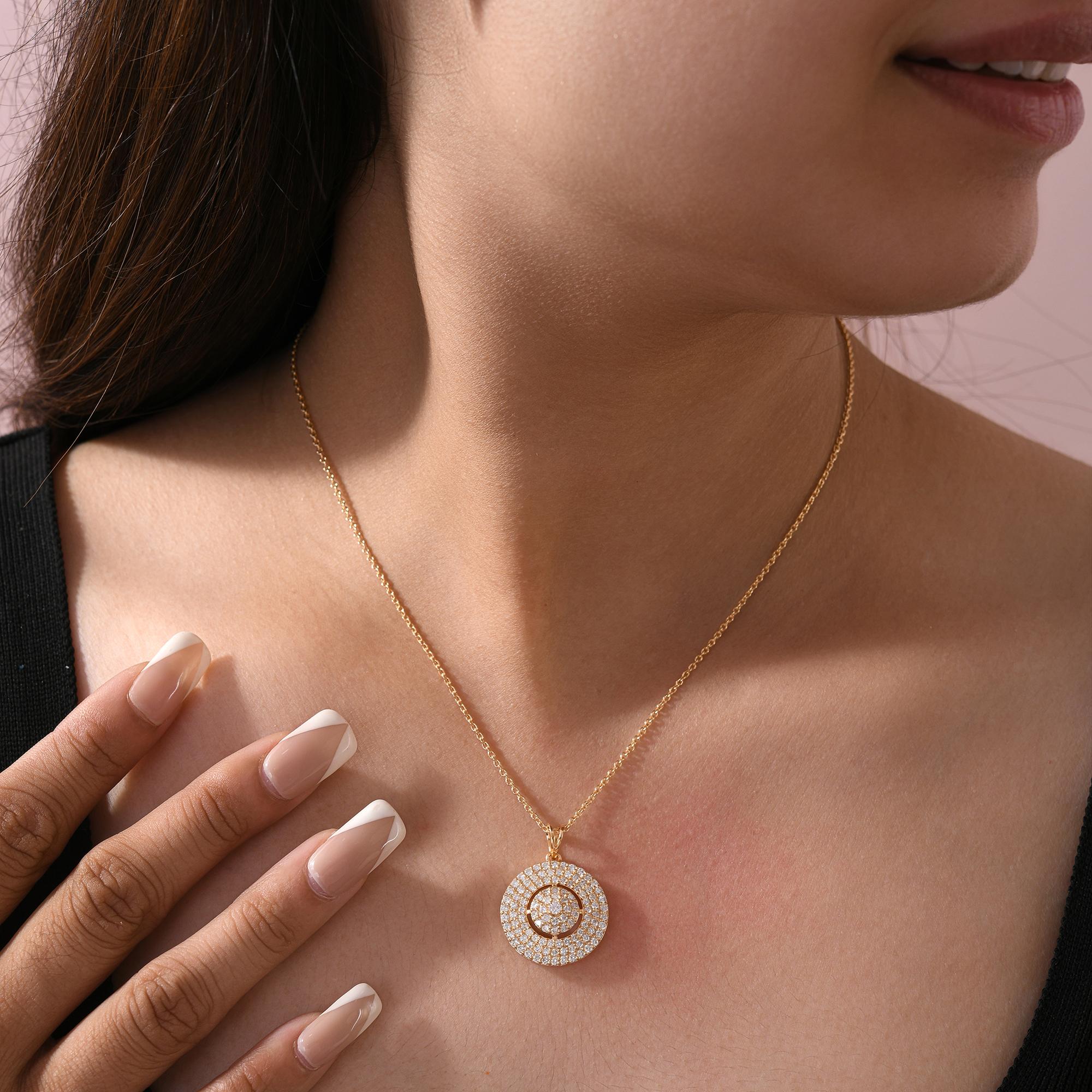 Collana con ciondolo a forma di cerchio concentrico con diamanti naturali SI/H in oro giallo 14 carati In condizioni Nuovo in vendita a Diera, Dubai