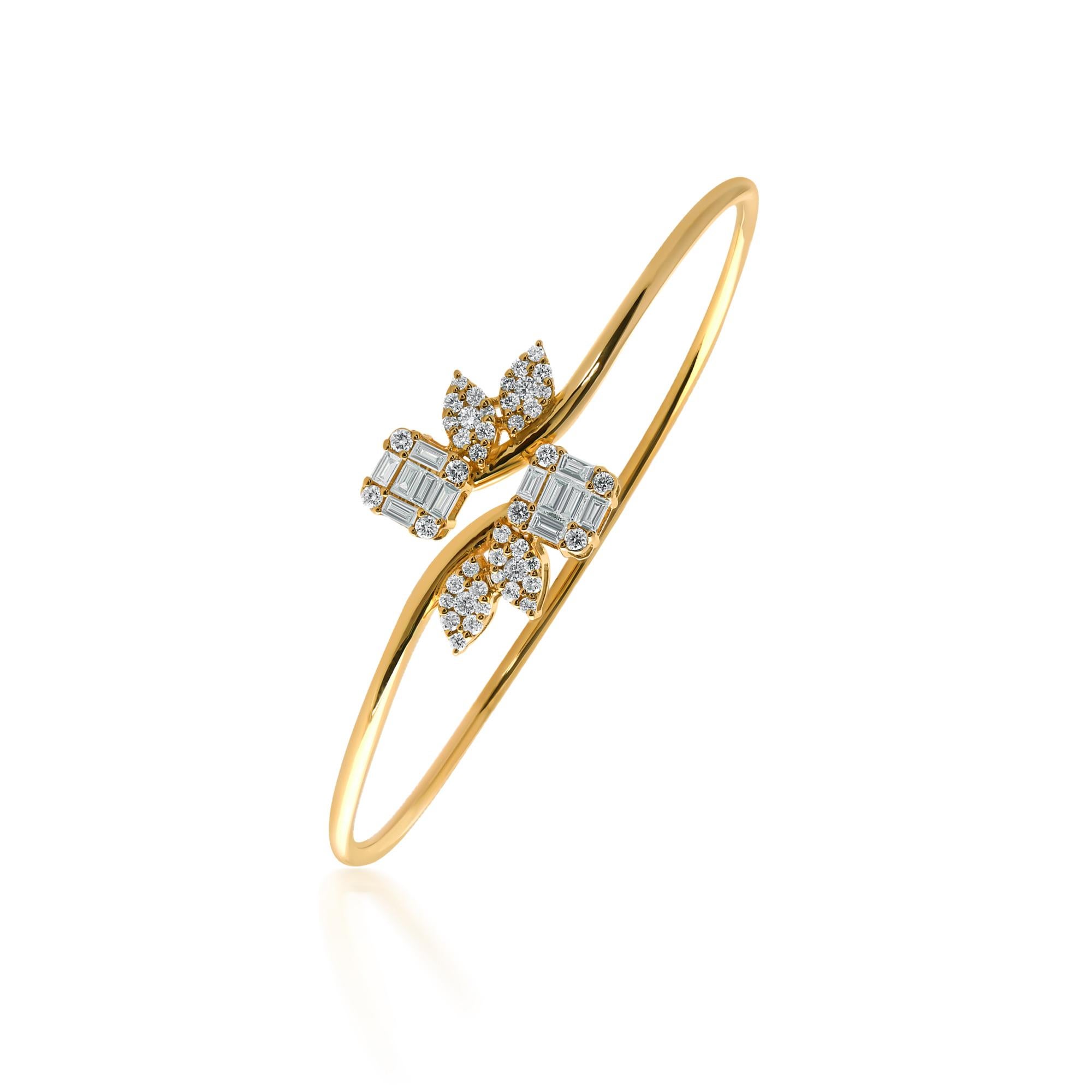 Taille baguette Bracelet manchette en or jaune 14 carats avec diamants baguettes naturels SI/HI en vente