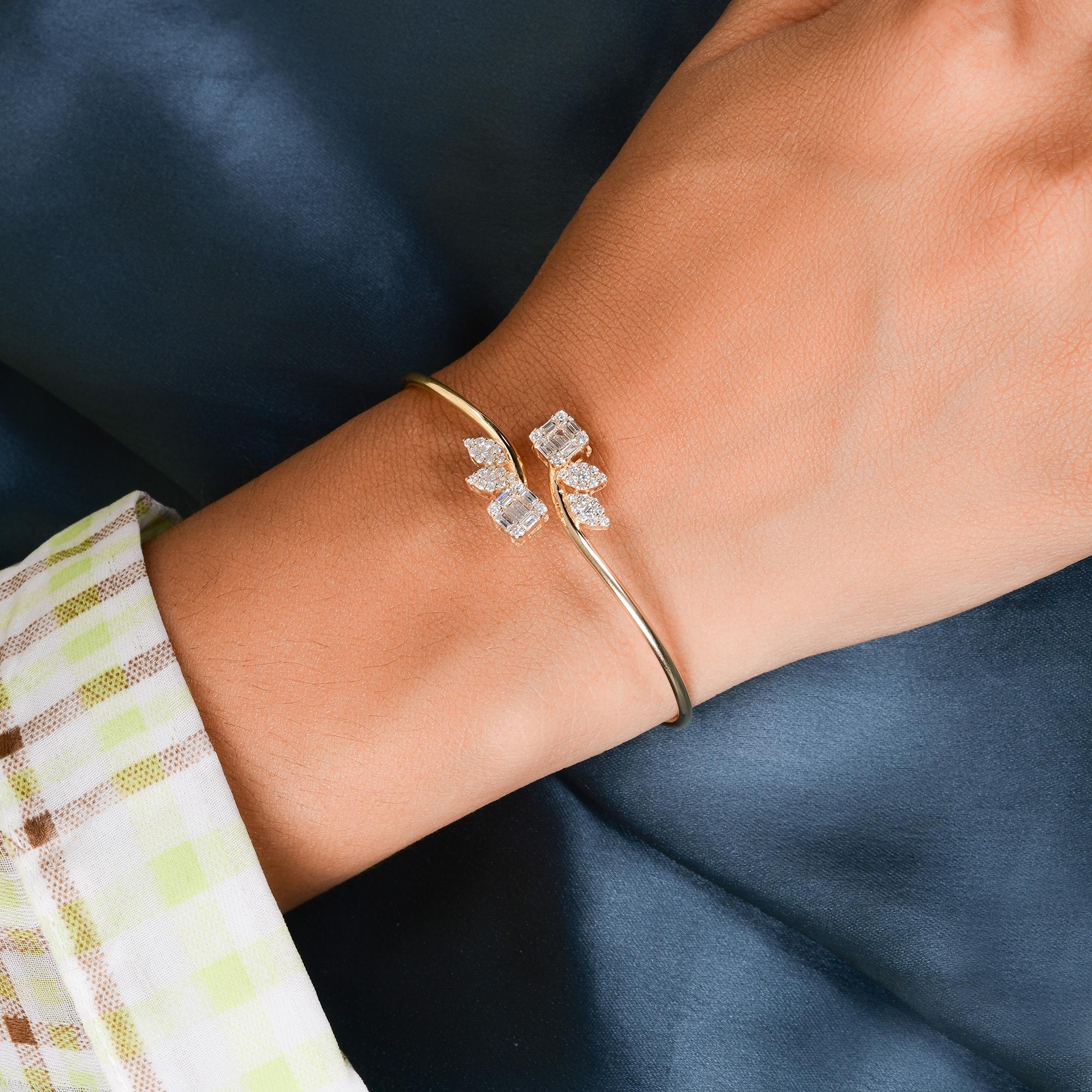 Bracelet manchette en or jaune 14 carats avec diamants baguettes naturels SI/HI en vente 1