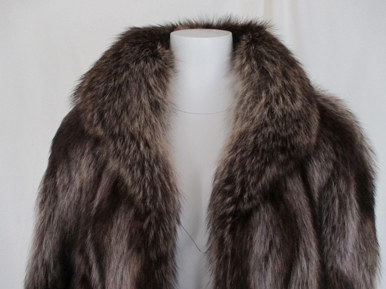 Natural Silver Raccoon Fur Coat  In Good Condition In Amsterdam, NL