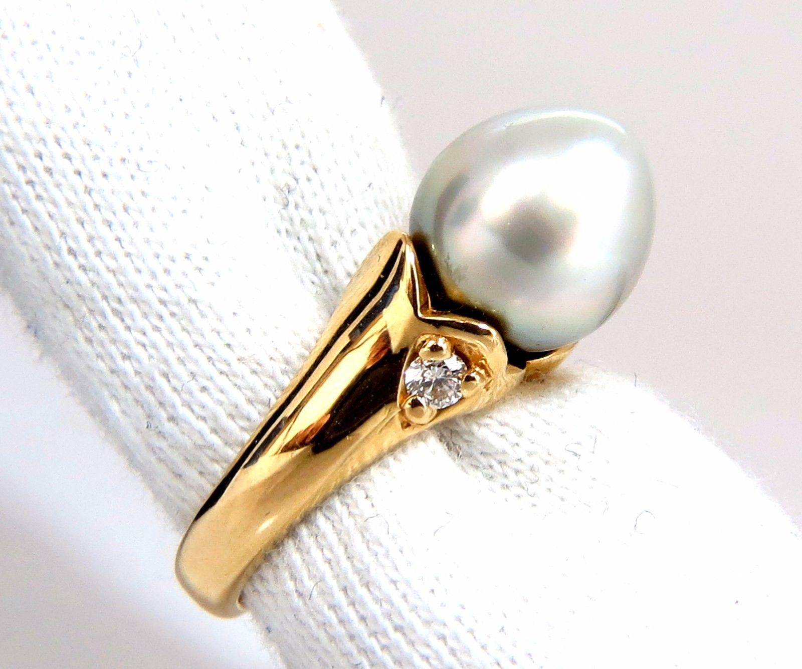 Natural Silver Tahitian Pearl Diamonds Ring 14 Karat Egg Shaped In New Condition In New York, NY