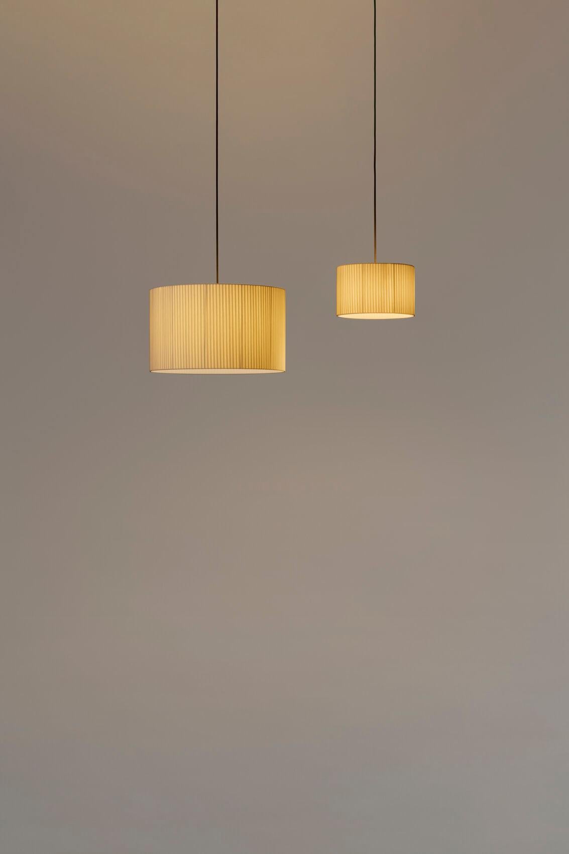Natural Sísísí Cilíndricas GT2 Pendant Lamp by Santa & Cole In New Condition For Sale In Geneve, CH