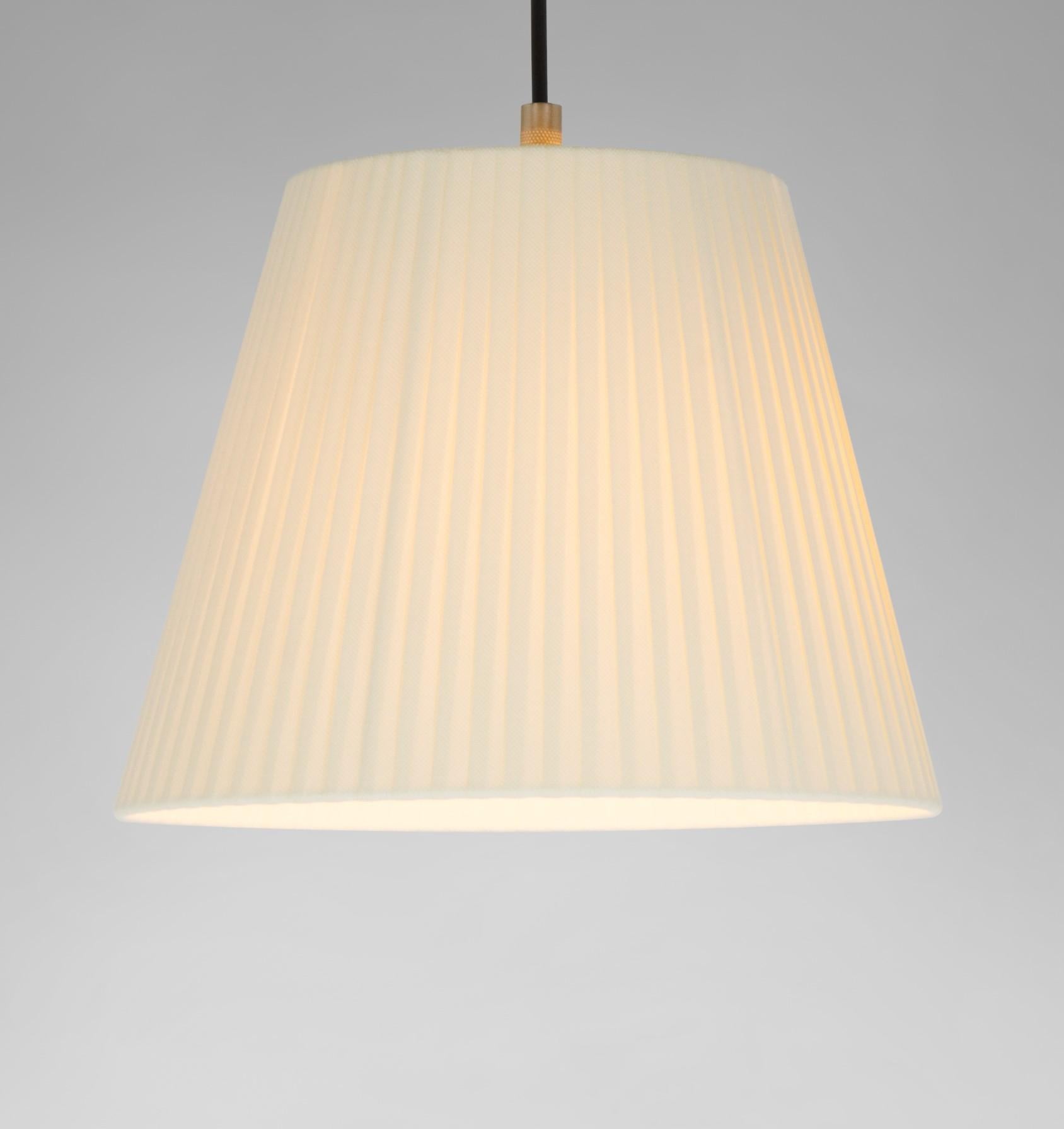 Moderno Natural Sísísí Cónicas MT1 Pendant Lamp by Santa & Cole in vendita