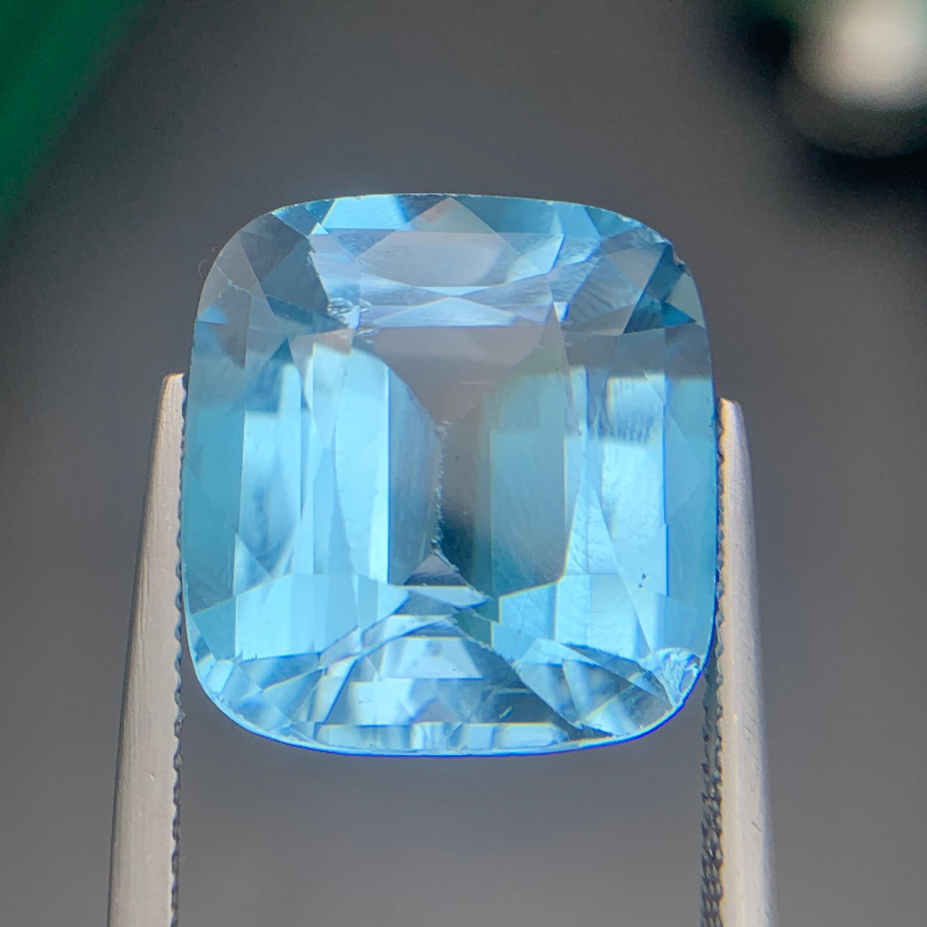 Topazio svizzero azzurro naturale da 19,55 carati con taglio a cuscino per anello-pendente In condizioni Nuovo in vendita a Peshawar, PK