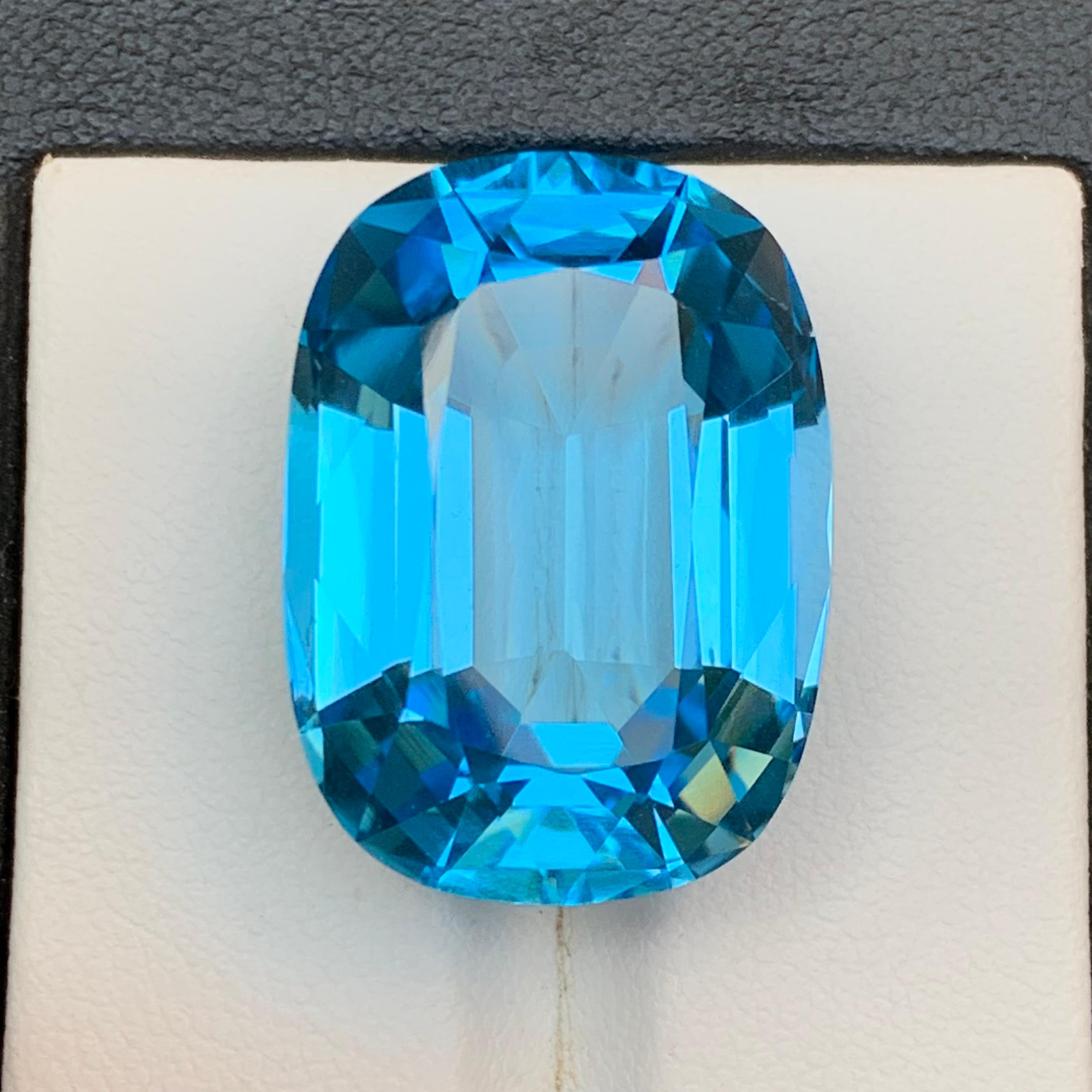 Natürlicher himmelblauer Schweizer Topas 42 Ct Oval Cushion Cut Loser Edelstein für Anhänger im Angebot 5