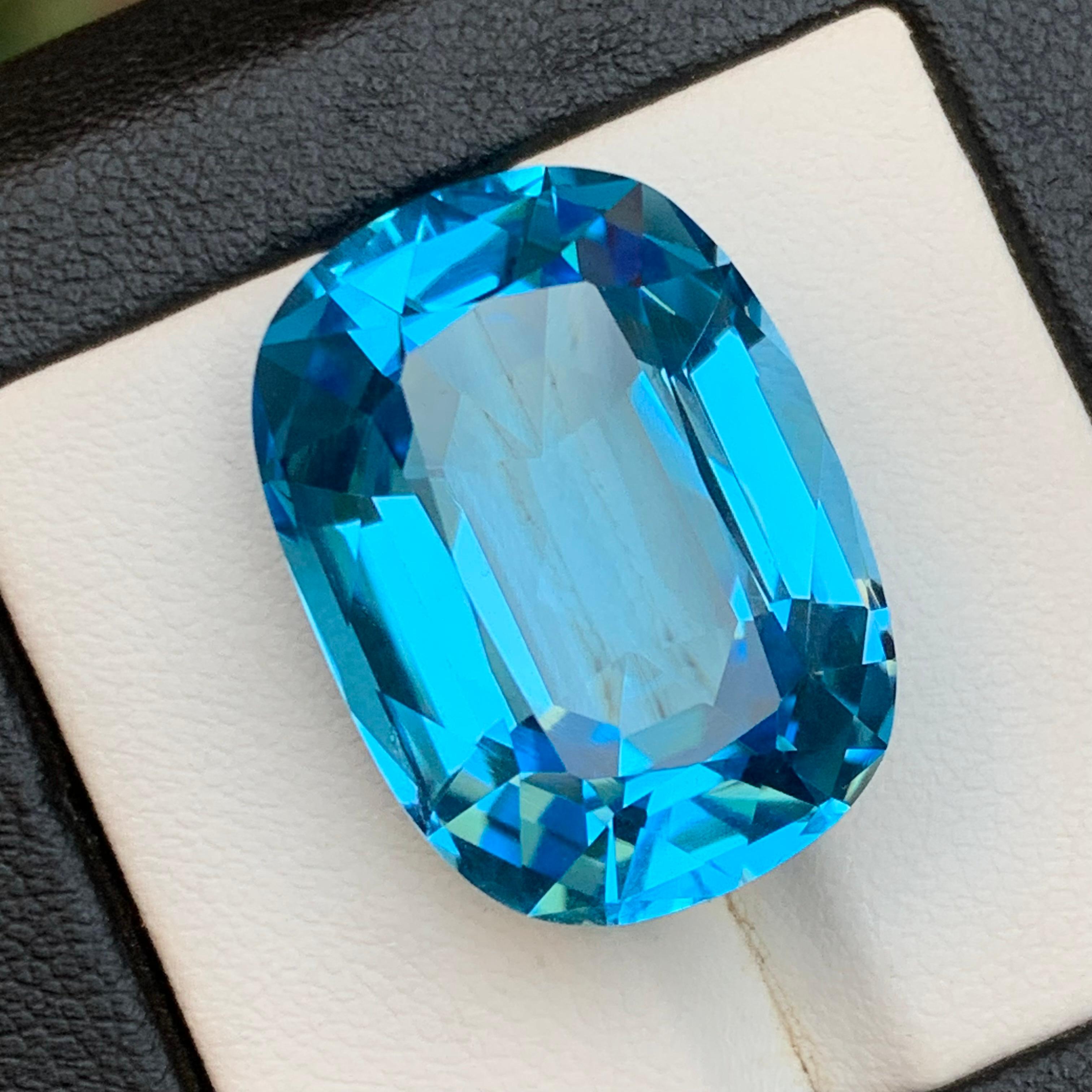 Natürlicher himmelblauer Schweizer Topas 42 Ct Oval Cushion Cut Loser Edelstein für Anhänger im Angebot 6