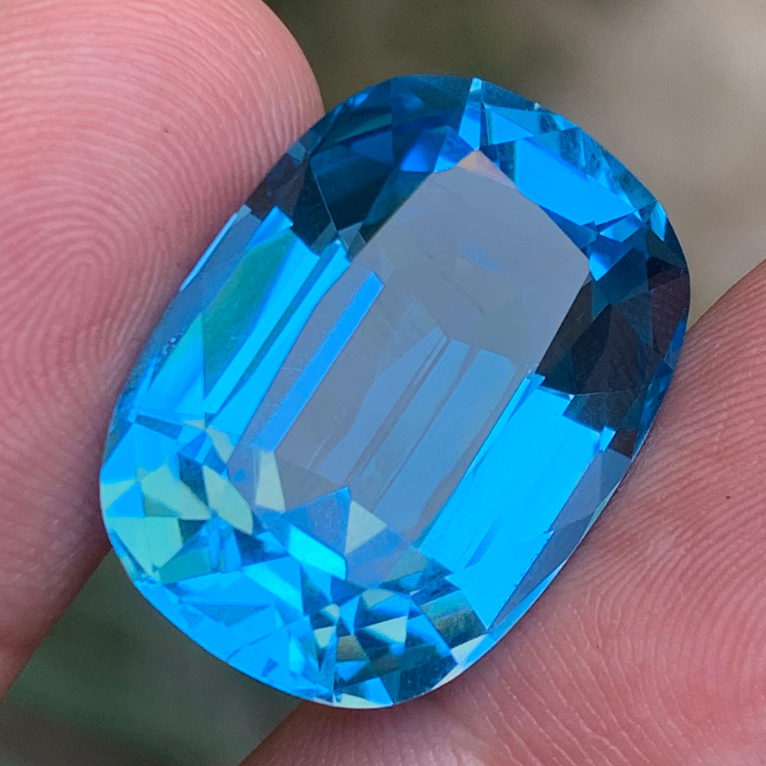 Natürlicher himmelblauer Schweizer Topas 42 Ct Oval Cushion Cut Loser Edelstein für Anhänger im Zustand „Neu“ im Angebot in Peshawar, PK