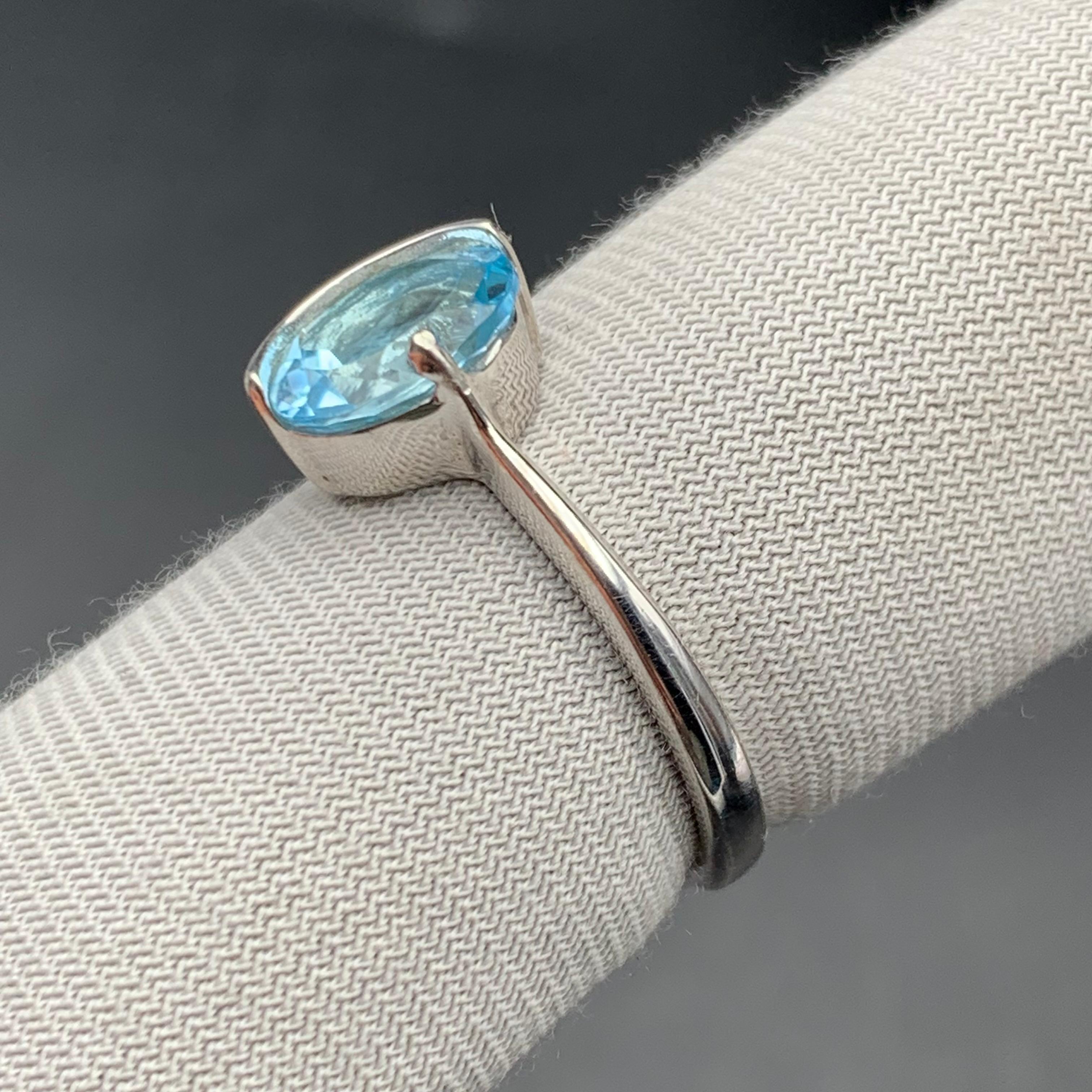 Natural Sky Blue Topaz Ring 925 Sterling Silver Oval Cushion Cut Size 7 Cocktail For Sale 4