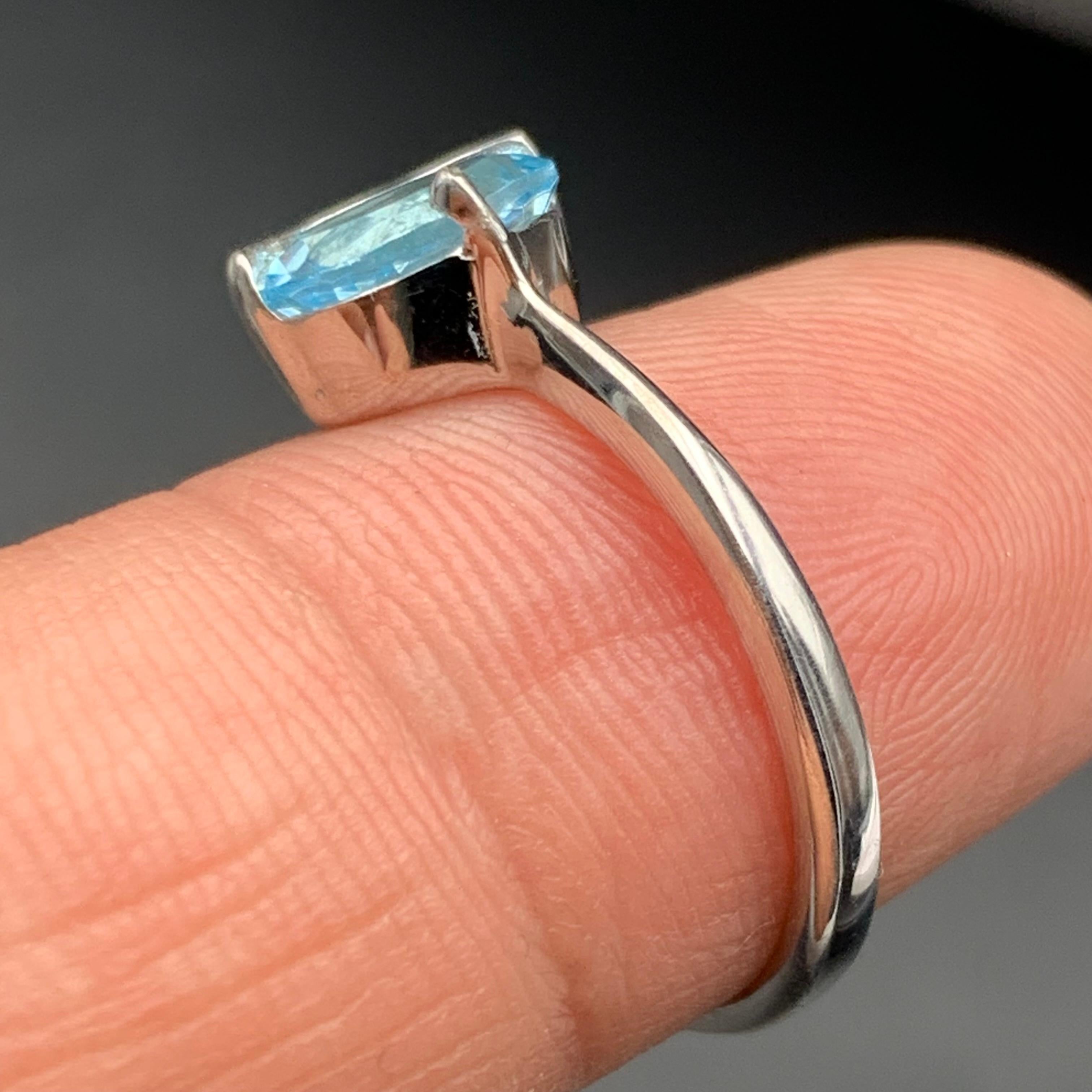 Natural Sky Blue Topaz Ring 925 Sterling Silver Oval Cushion Cut Size 7 Cocktail For Sale 5