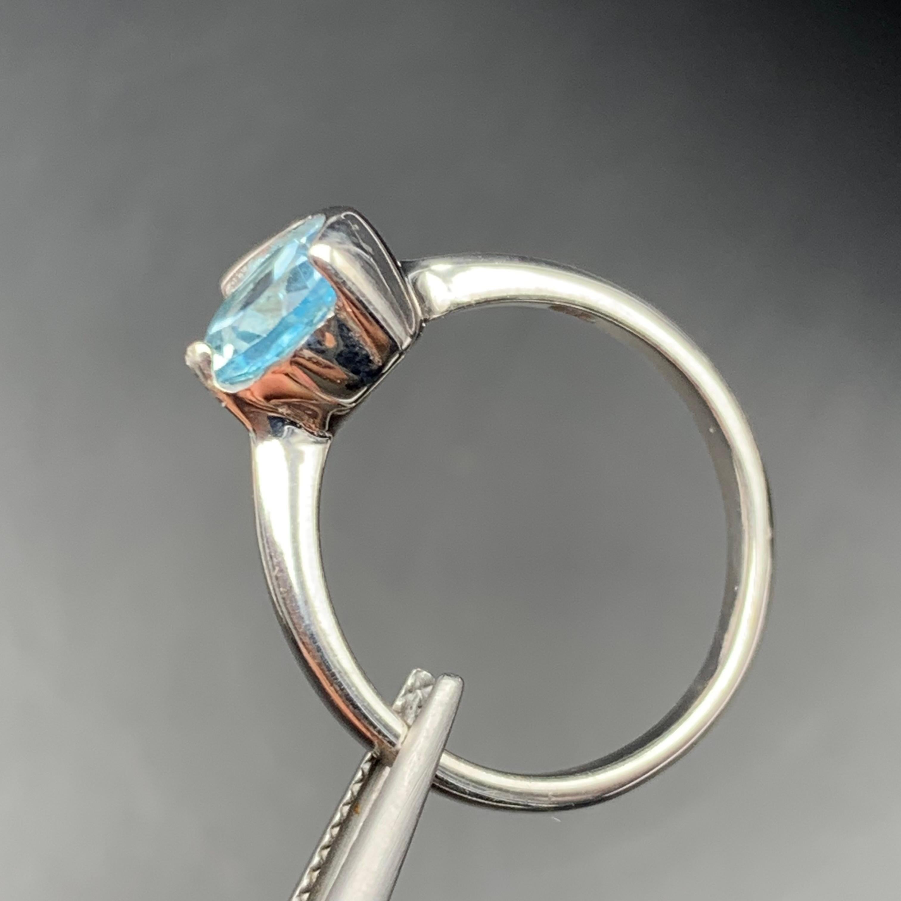 Oval Cut Natural Sky Blue Topaz Ring 925 Sterling Silver Oval Cushion Cut Size 7 Cocktail For Sale