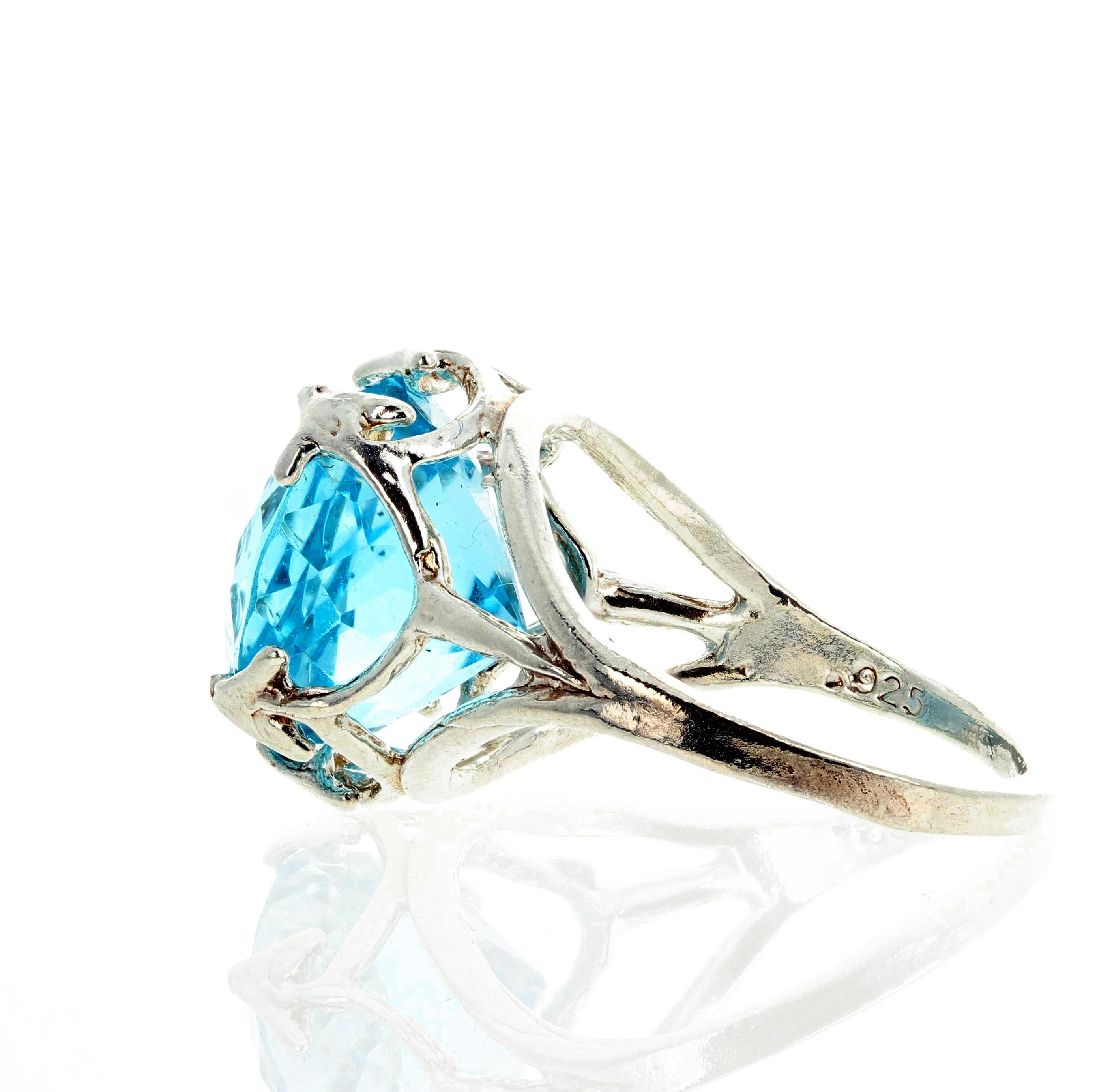 Gemjunky Razzle Dazzle Natural 10 Cts Sky Blue Topaz Sterling Silver Ring In New Condition In Raleigh, NC