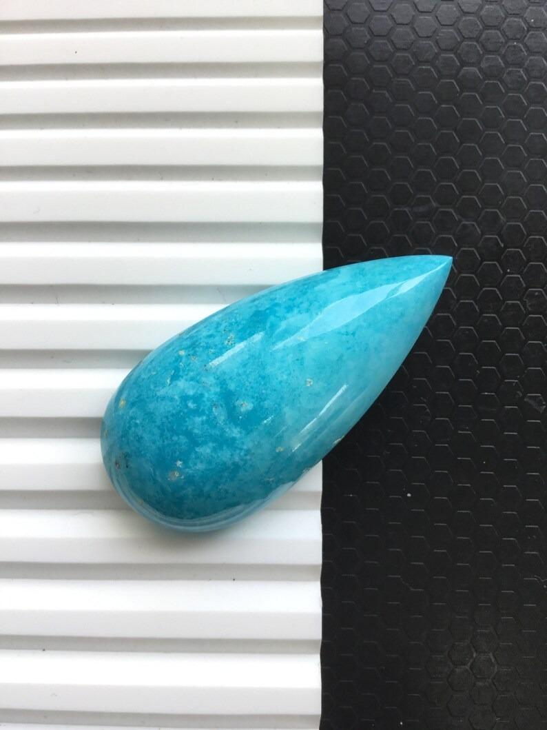Türkis-Cabochons „Natural Sleeping Beauty“ aus Arizona, Großer Edelstein im Zustand „Neu“ in Jaipur, RJ