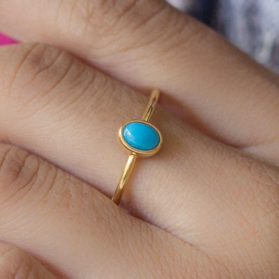Natural Sleeping Beauty Turquoise Gold Ring, Oval Gemstone Gold Ring In New Condition For Sale In New York, NY