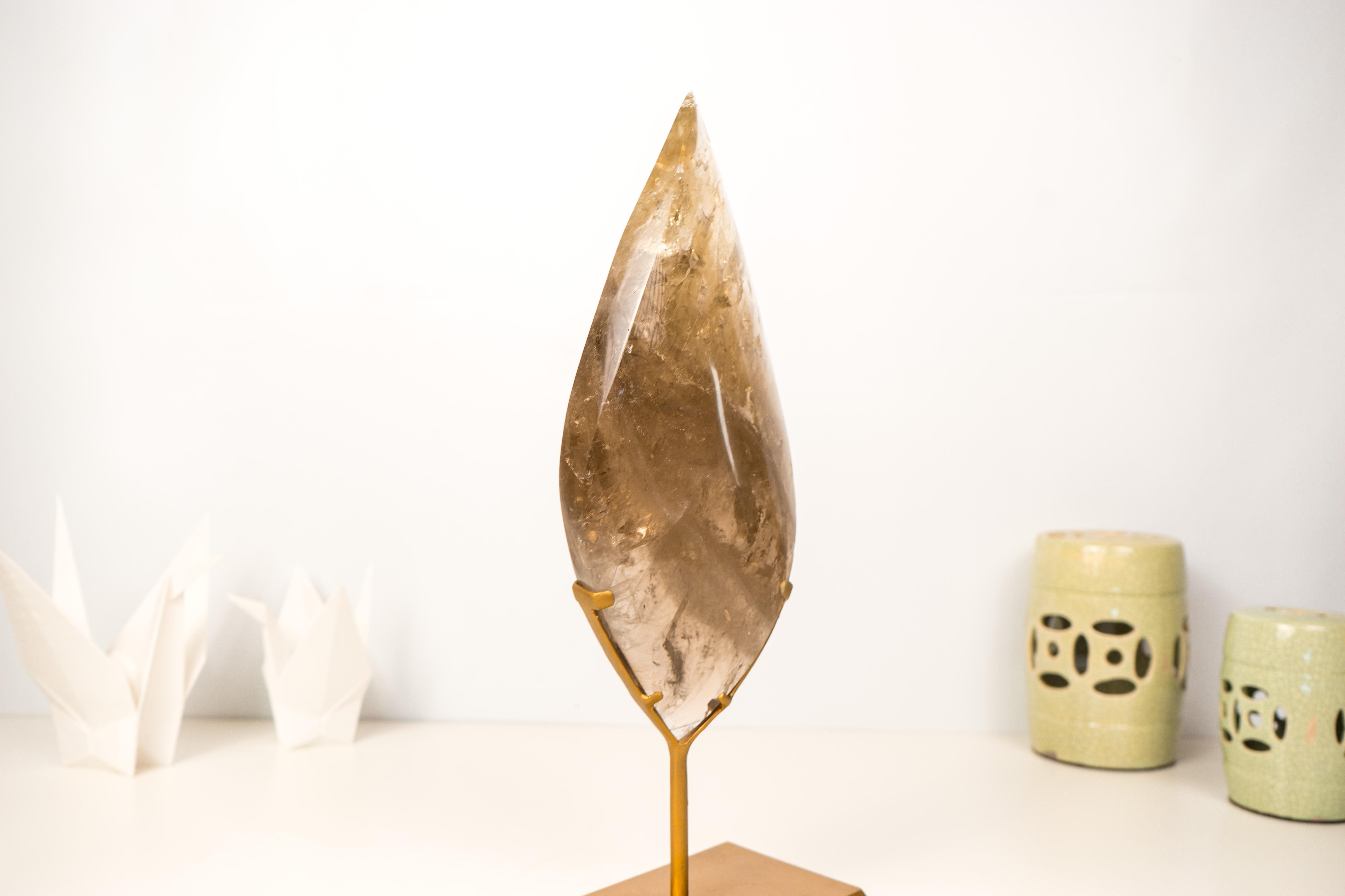 Fiamma grande naturale di quarzo citrino fumé, colore chiaro fumé

Descrizione

Con un'estetica notevole, questa Fiamma di Quarzo Fumé Naturale è stata tagliata e lucidata meticolosamente per mostrare una miscela perfetta di bellezza naturale,