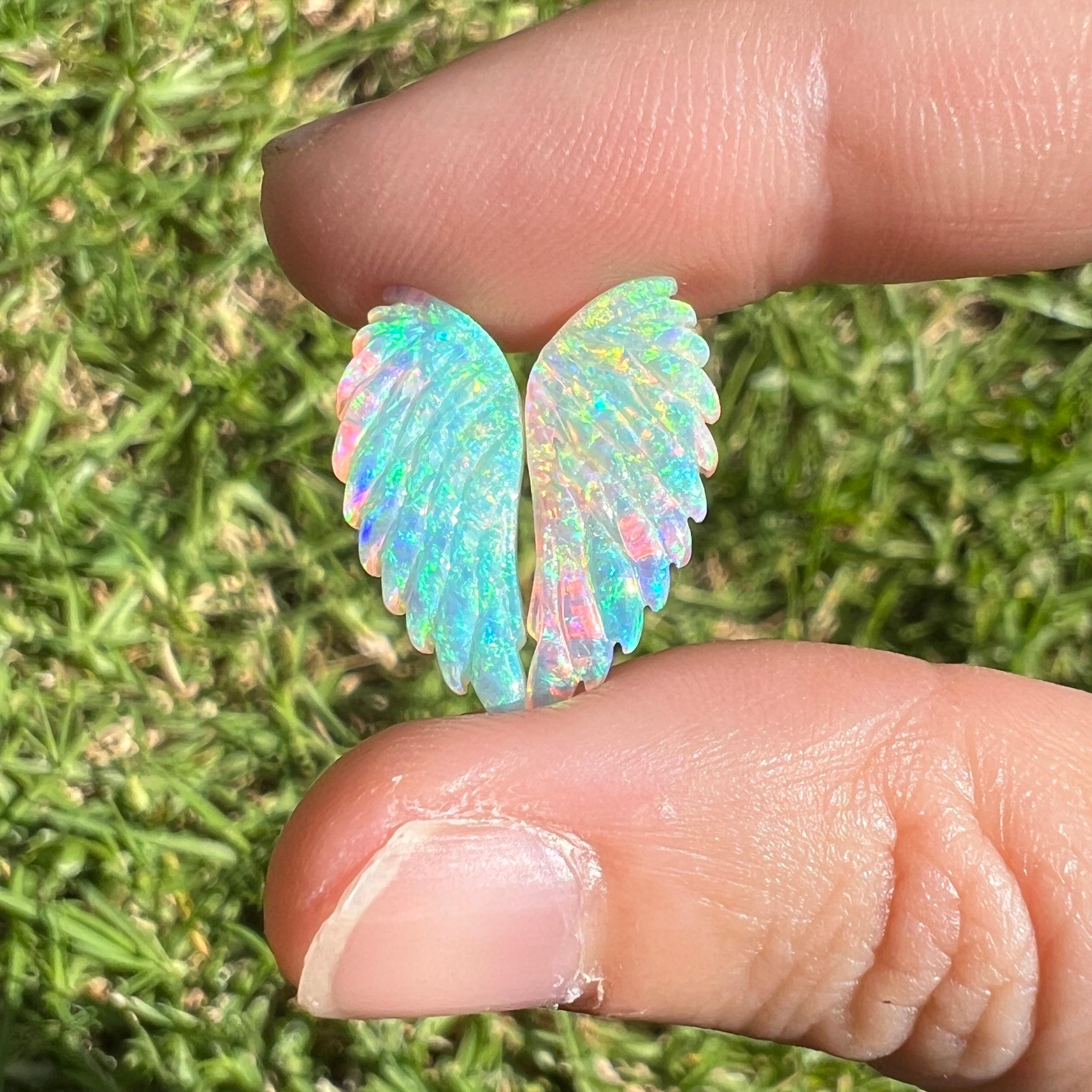 Natural solid 4.92 Ct Gem Crystal Angel Wings Opal mined by Sue Cooper In New Condition For Sale In BELCONNEN, ACT