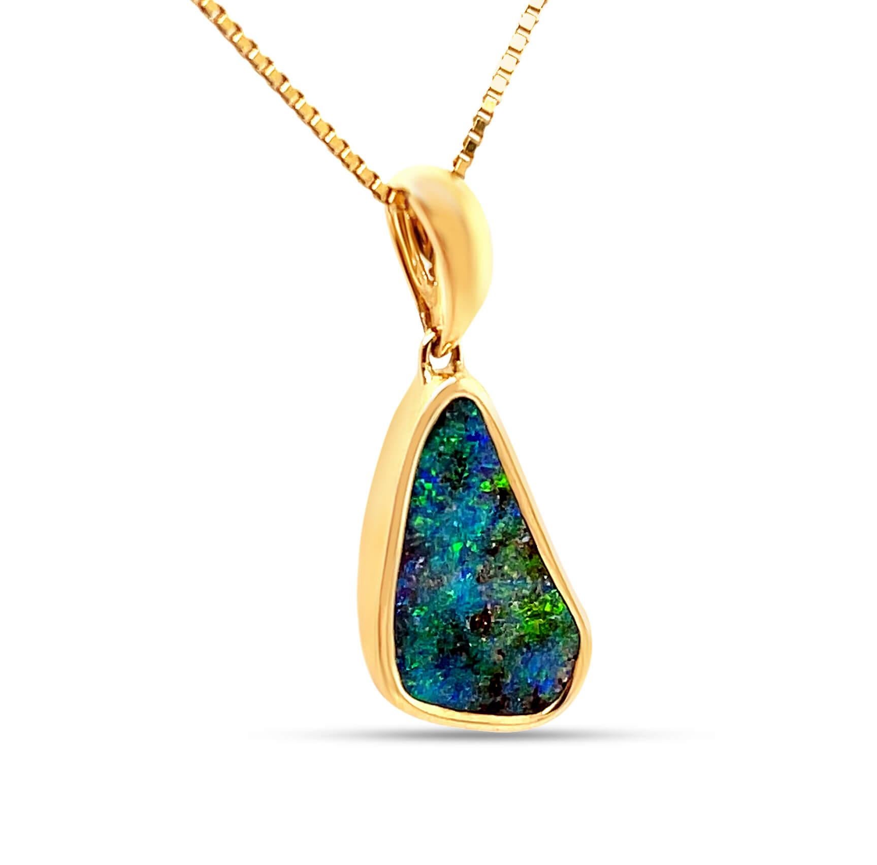 Natural Solid Australian 4.46ct Boulder Opal Pendant Necklace in 18k Yellow Gold In New Condition In Sydney, AU