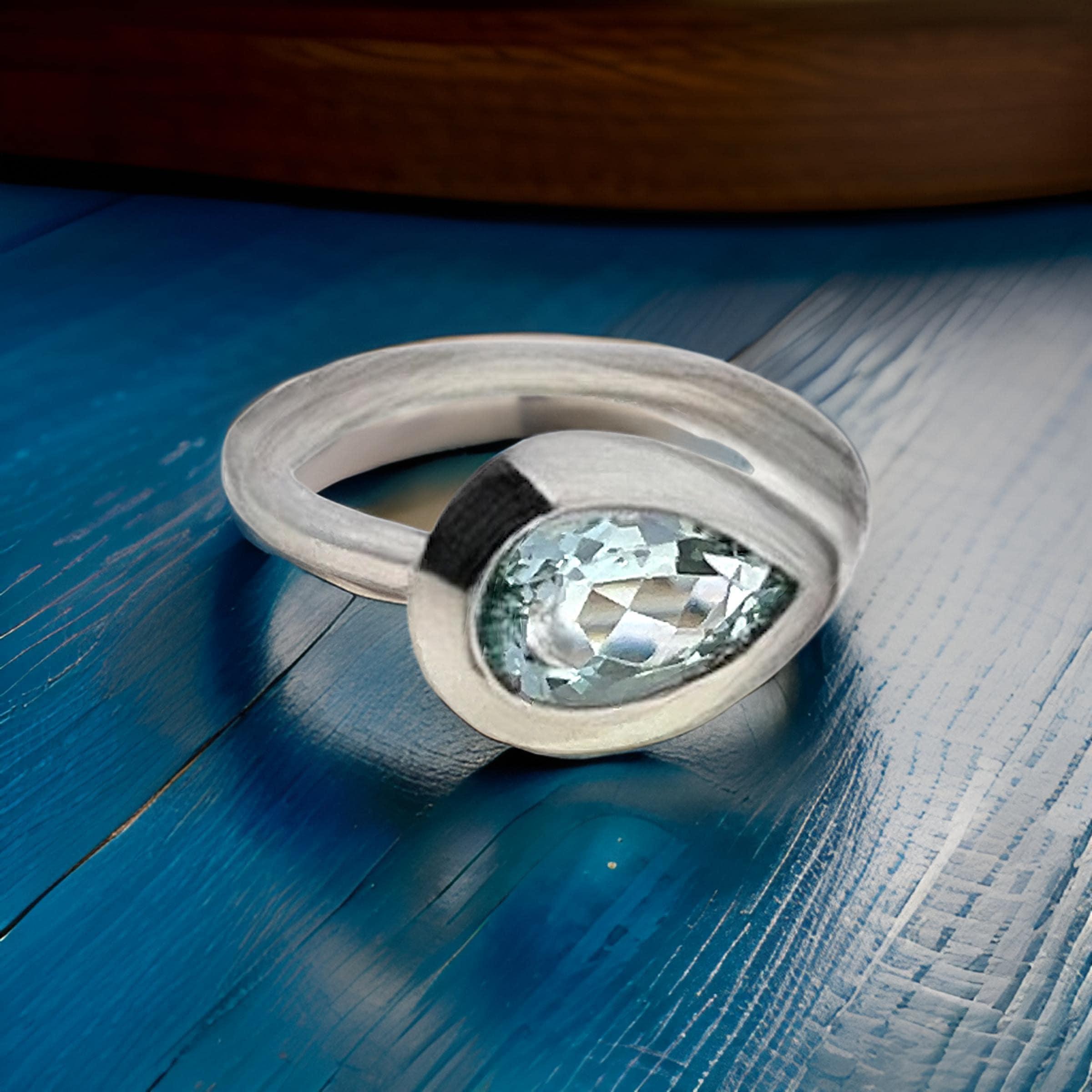 Natürlicher Solitär Aquamarin Ring Größe 6,5 14k W Gold 1,60 Karat zertifiziert im Zustand „Neu“ im Angebot in Brooklyn, NY